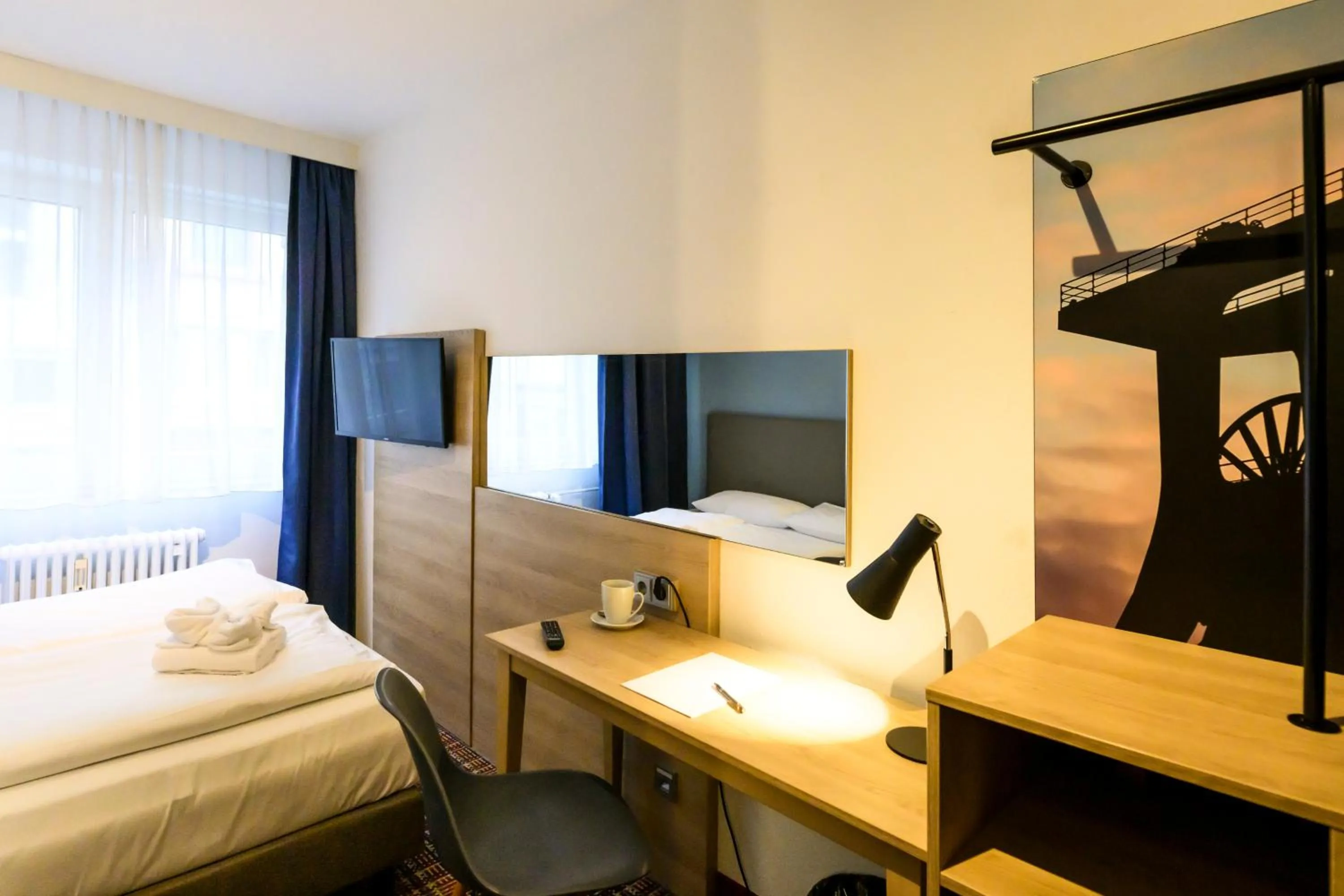 Photo of the whole room, Bed in Hotel Ambassador Essen