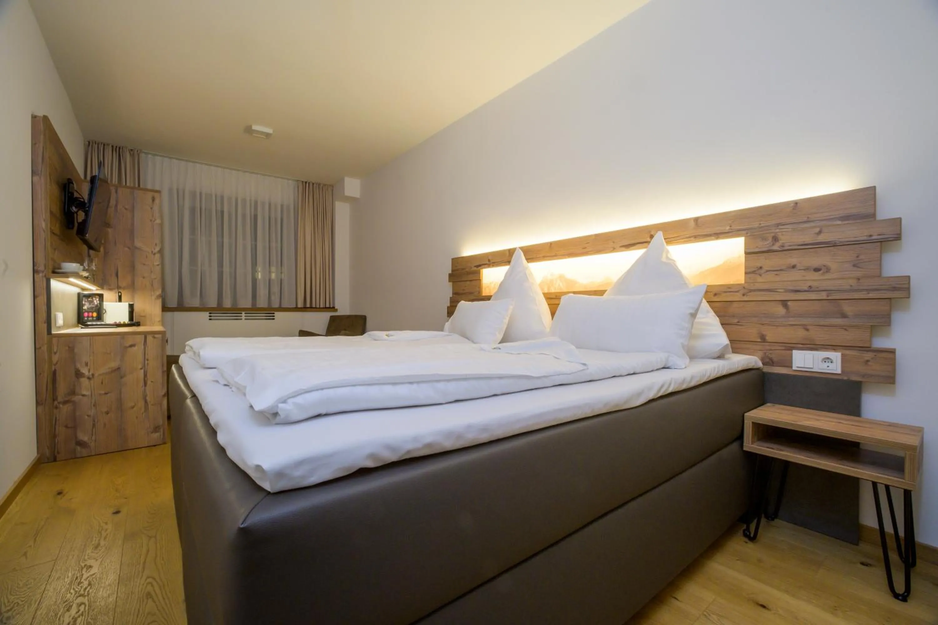 Photo of the whole room, Bed in Landhotel Jagdschlösschen