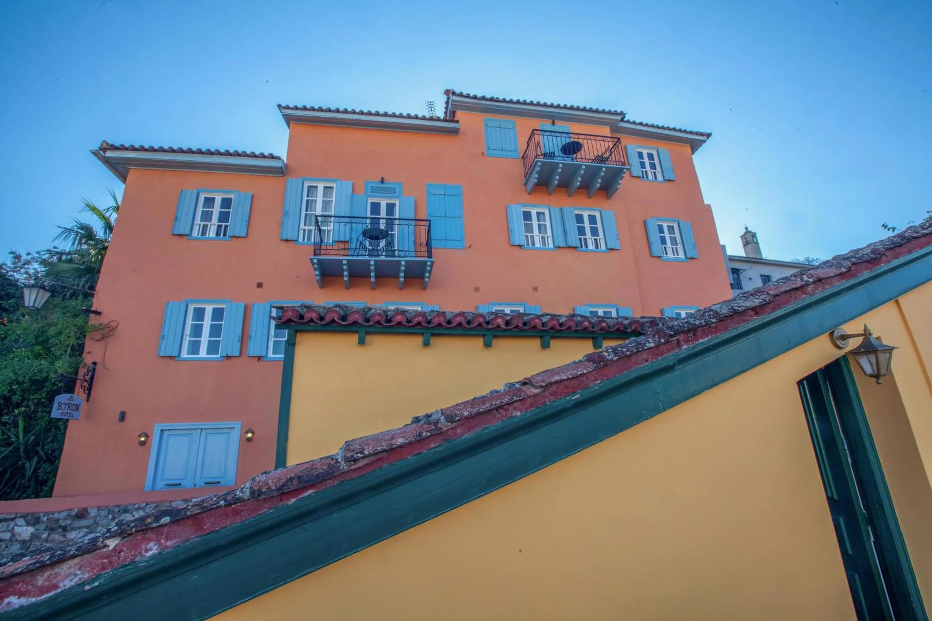 Property building in Byron Traditional Hotel