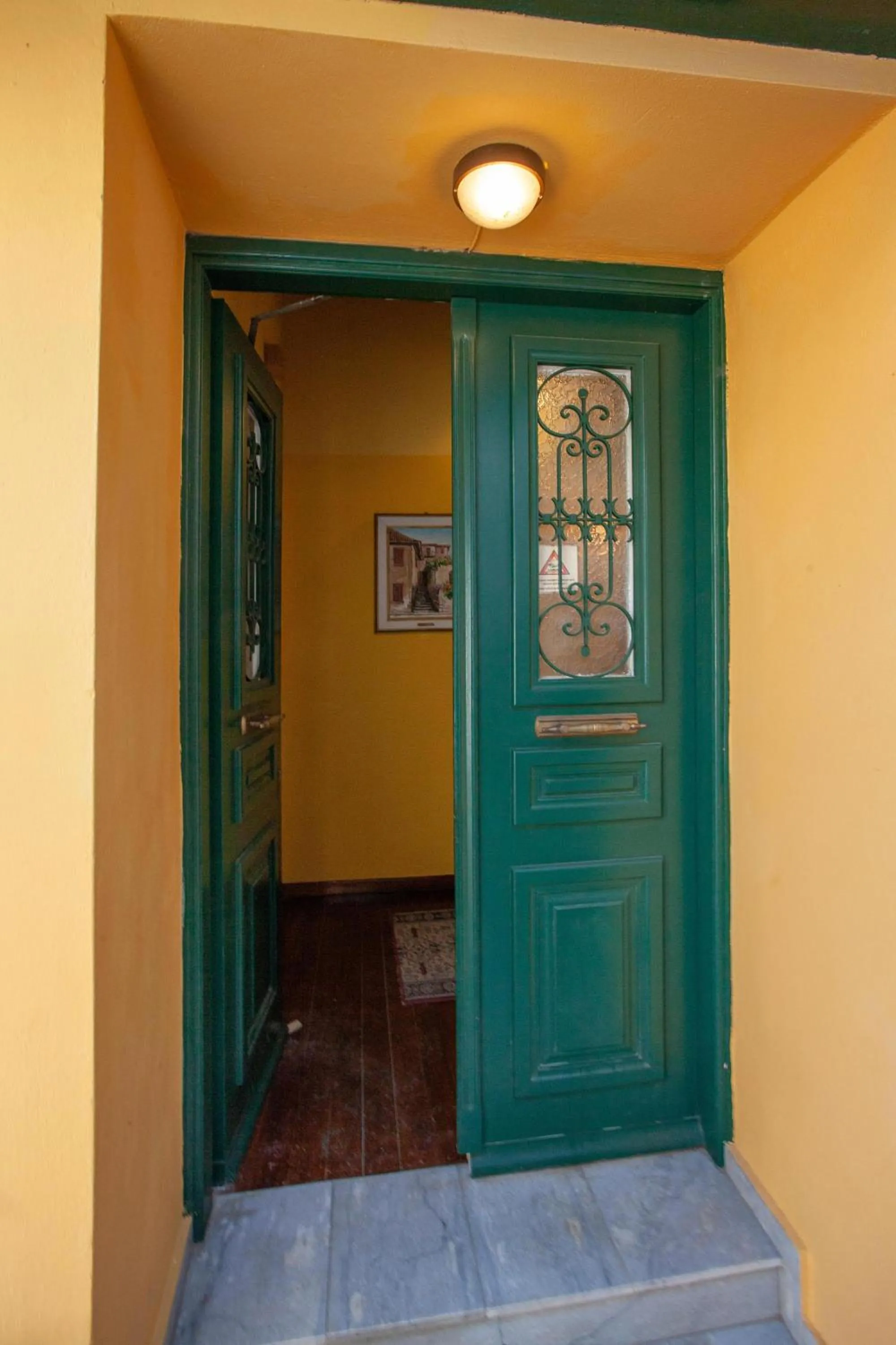 Facade/entrance in Byron Traditional Hotel