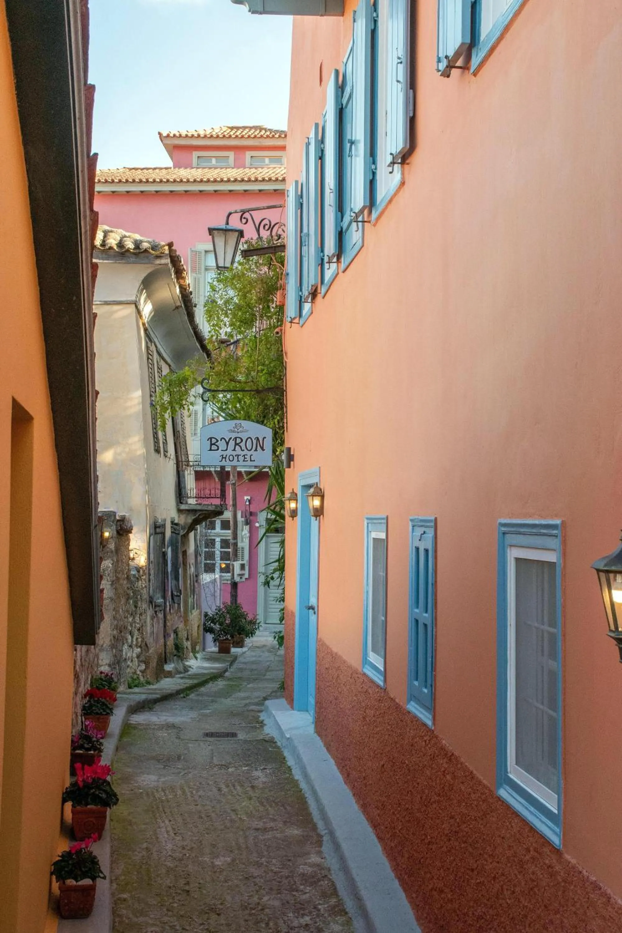 Property building in Byron Traditional Hotel