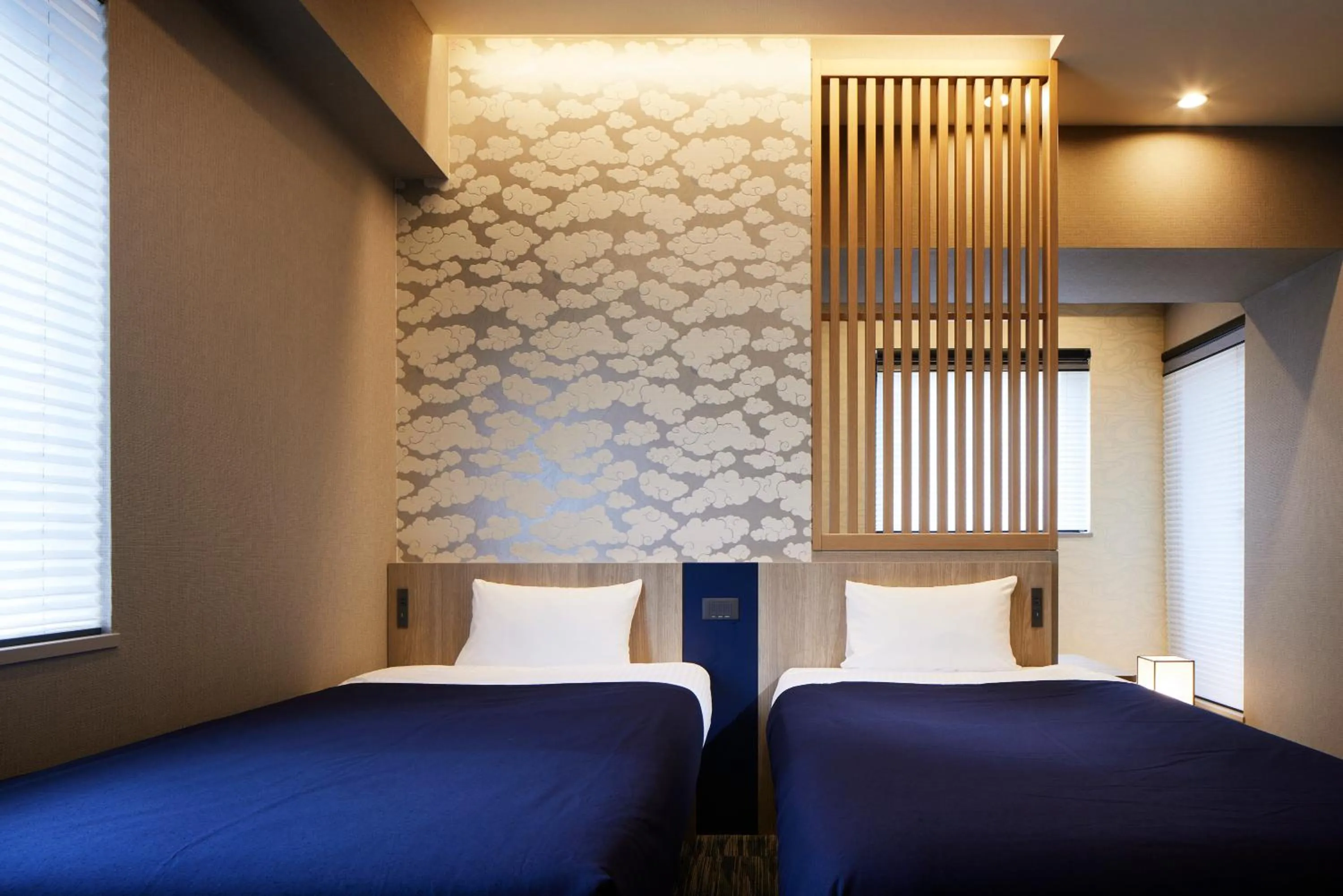 Photo of the whole room, Bed in Minn Akihabara