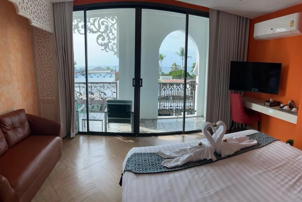 Bed in Le Maroc Hotel Patong