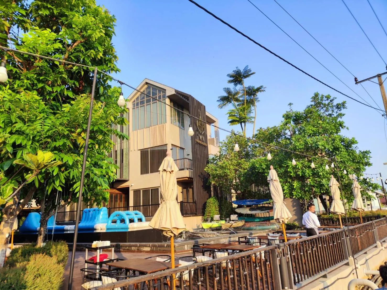 Restaurant/places to eat in W1Bangkoknoi Hotel