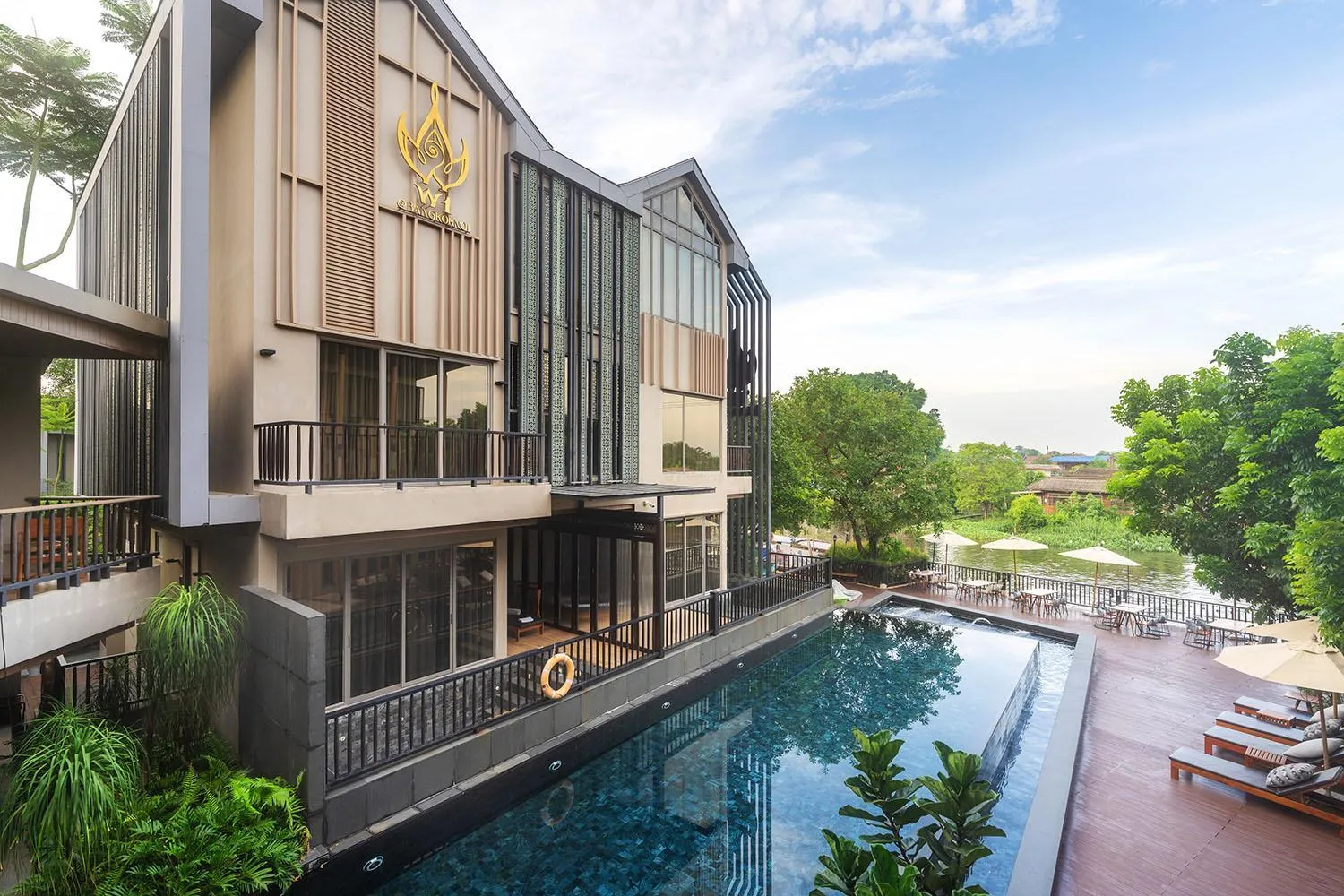 Pool view in W1Bangkoknoi Hotel