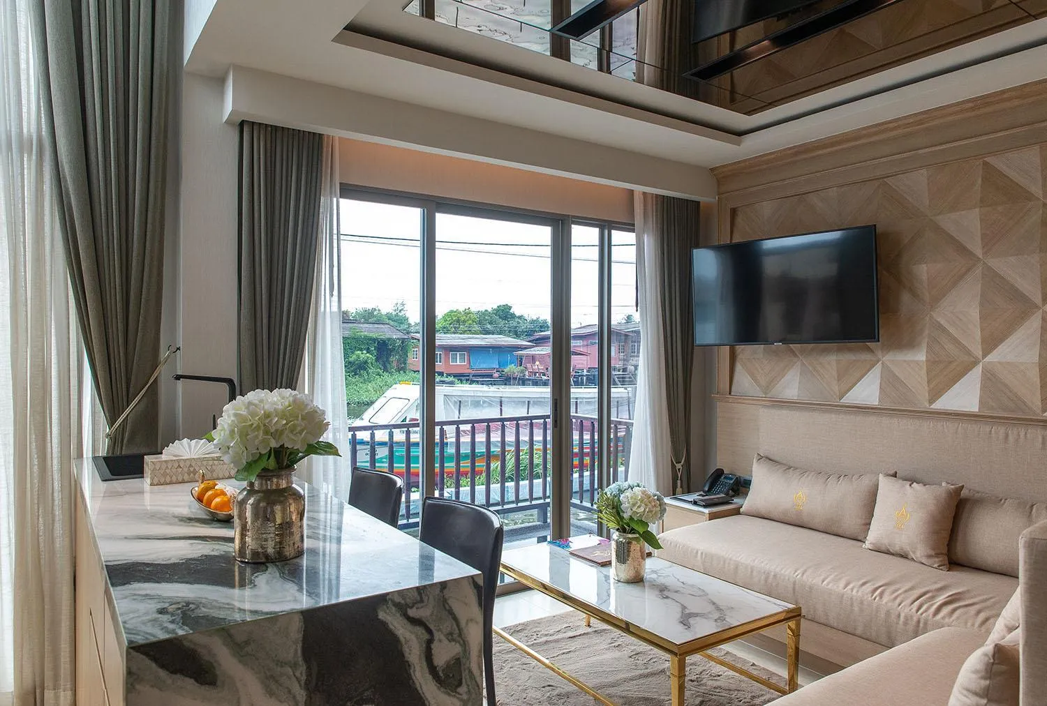 Seating area in W1Bangkoknoi Hotel