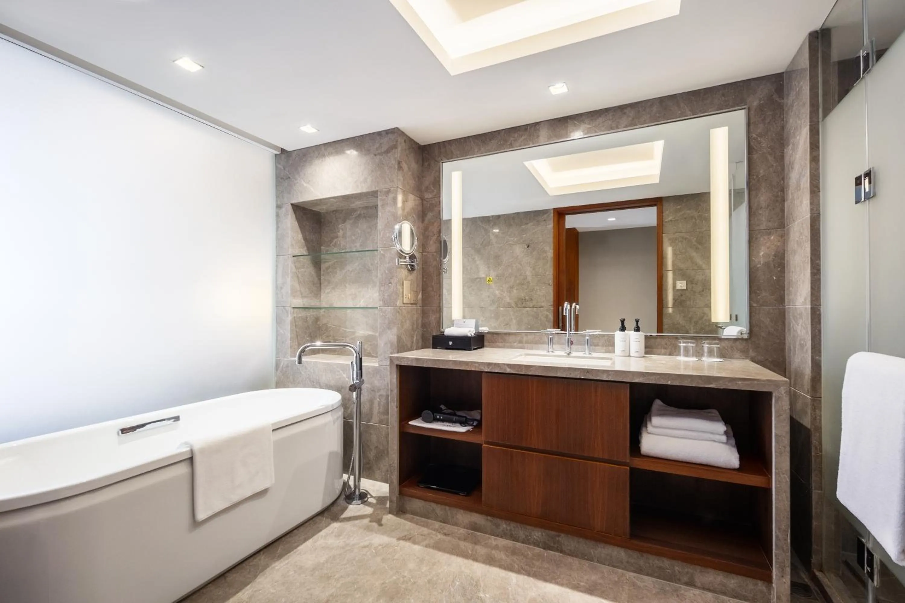 Bathroom in Intercontinental Jinan City Center by IHG