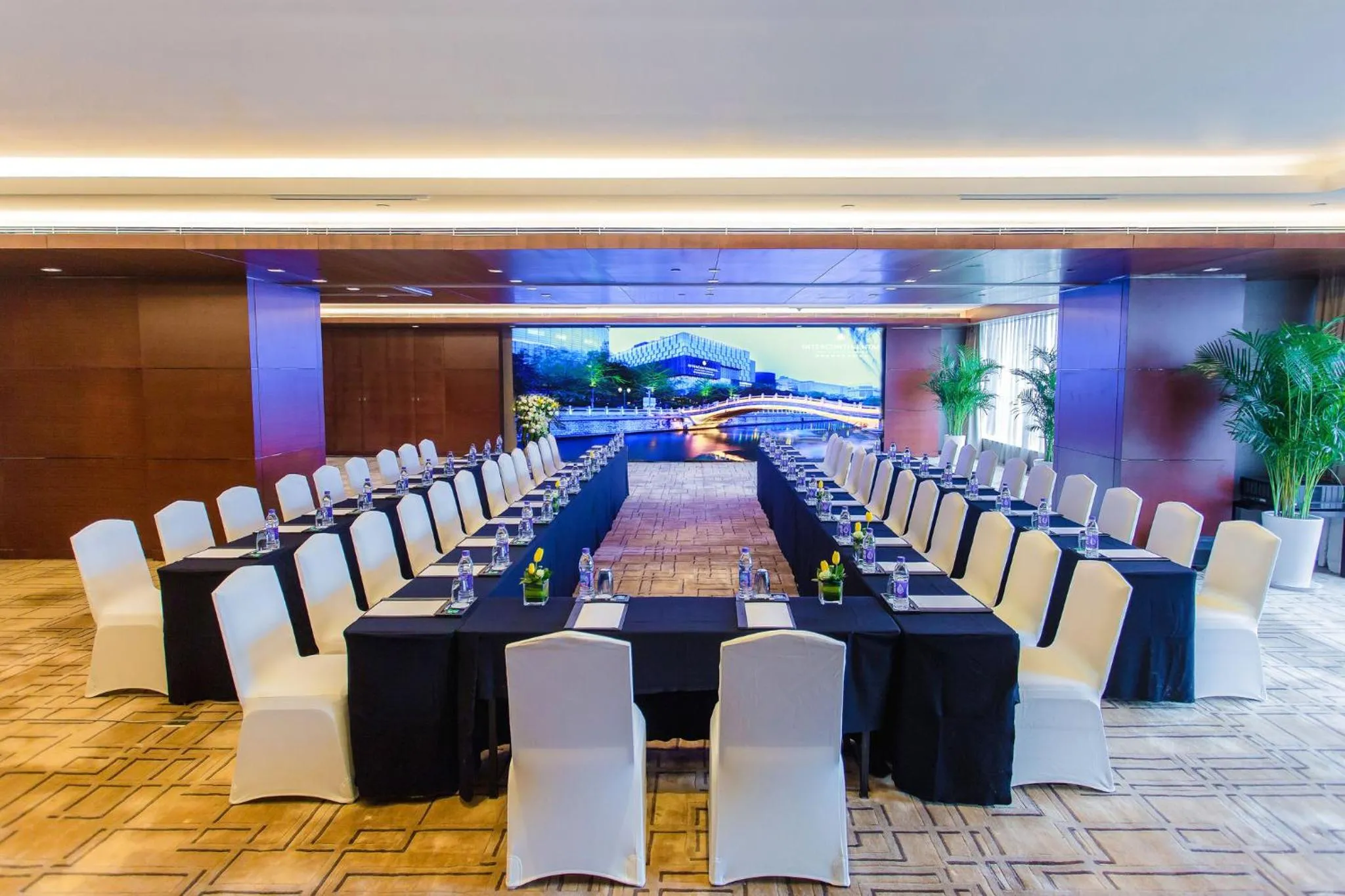 Meeting/conference room in Intercontinental Jinan City Center by IHG