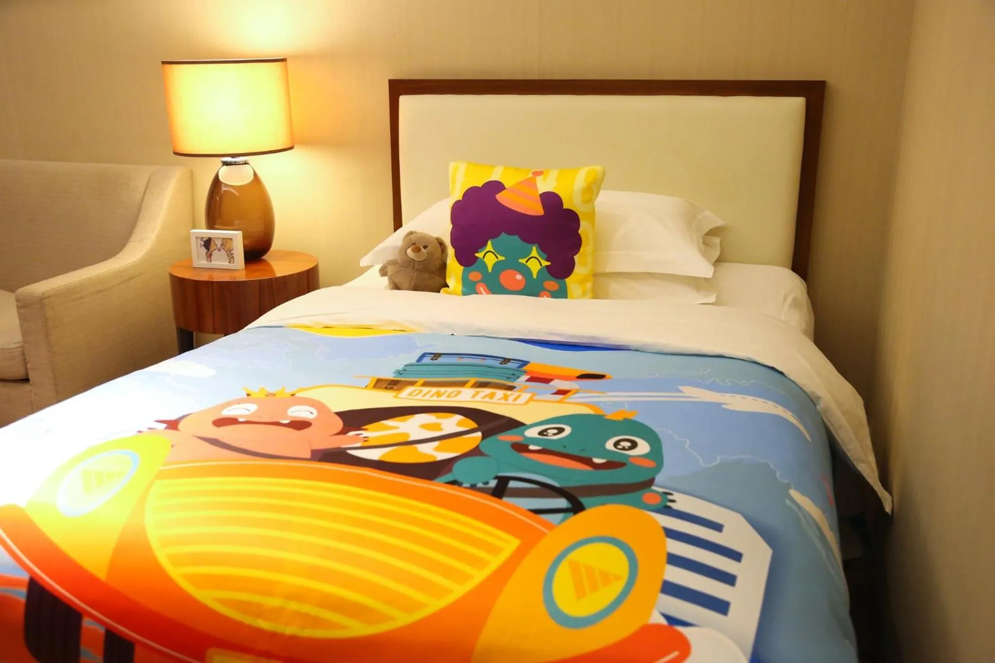 Photo of the whole room, Bed in Intercontinental Jinan City Center by IHG