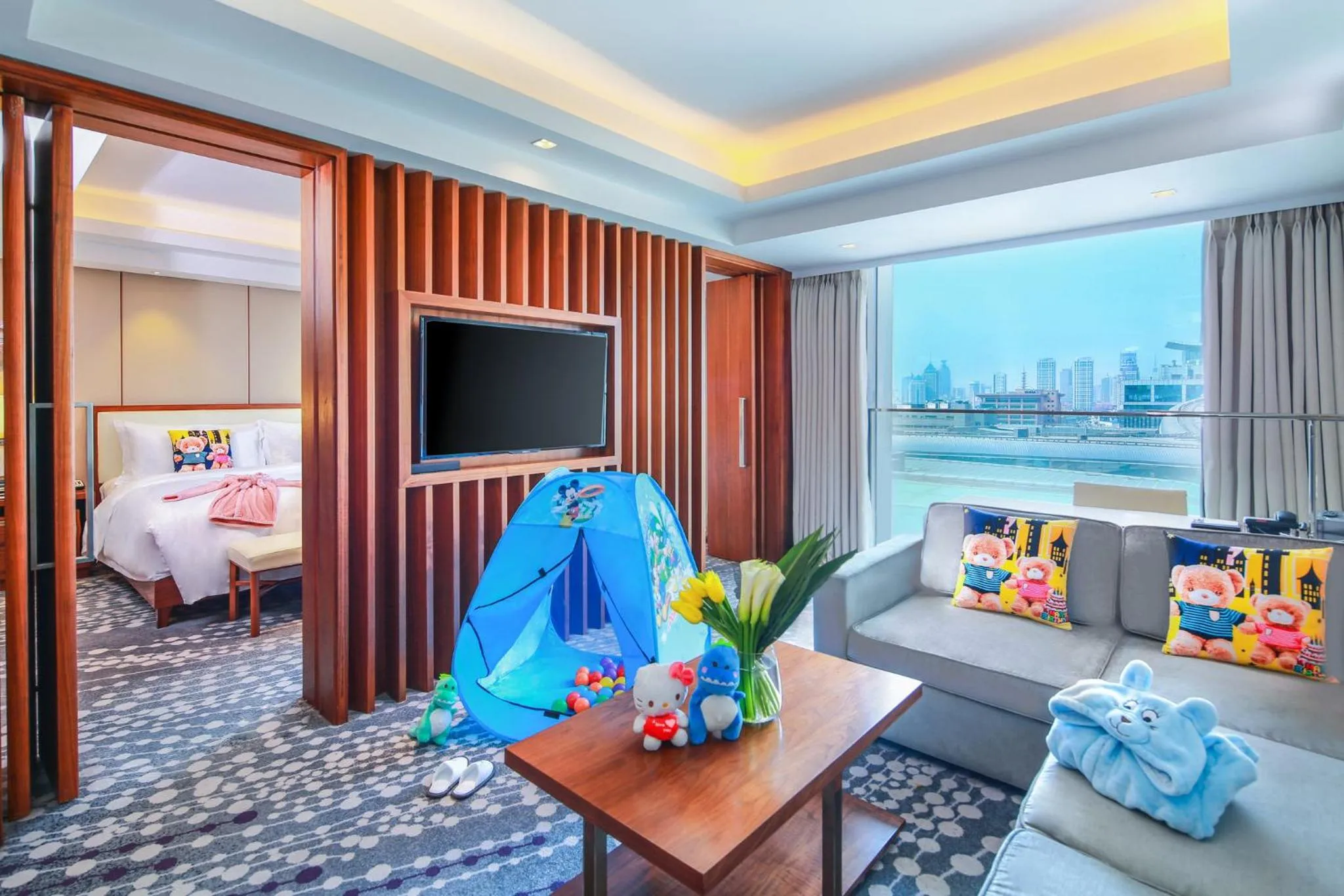 Photo of the whole room, Bed in Intercontinental Jinan City Center by IHG