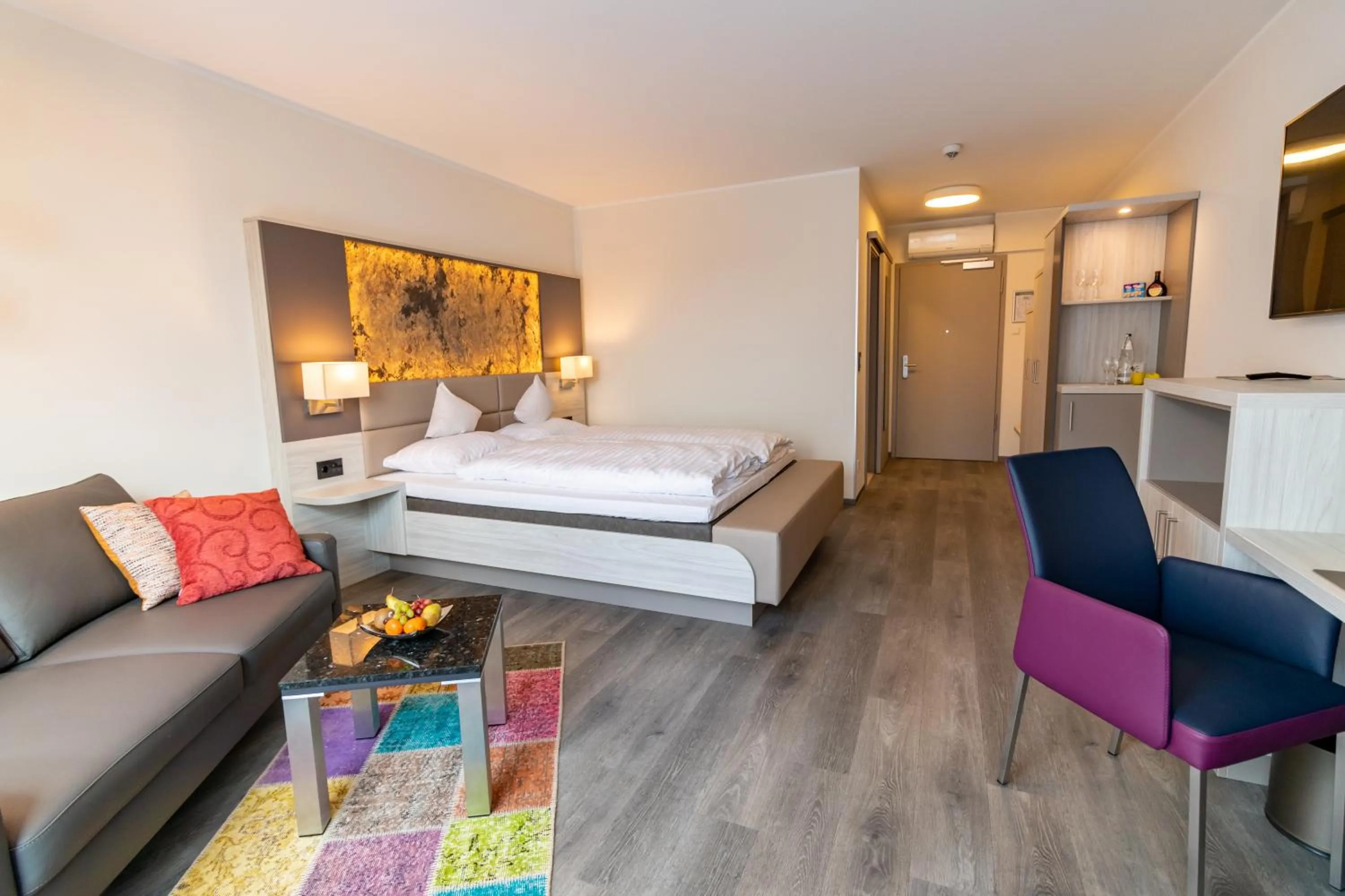 Photo of the whole room, Bed in Hotel & Apartments Leugermann