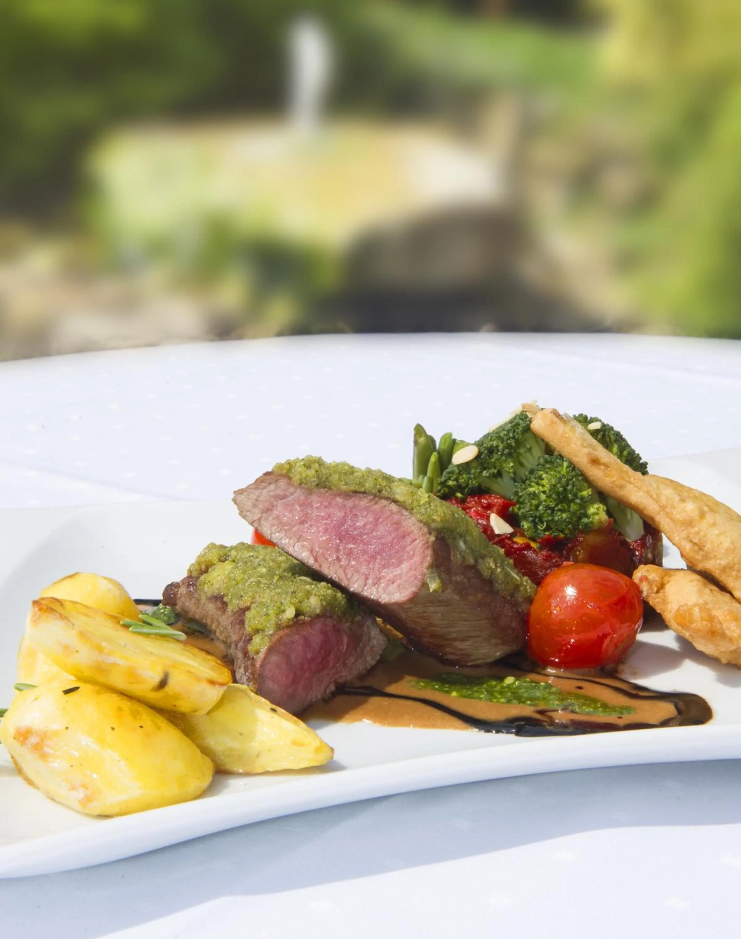 Food and drinks in Hotel & Apartments Leugermann