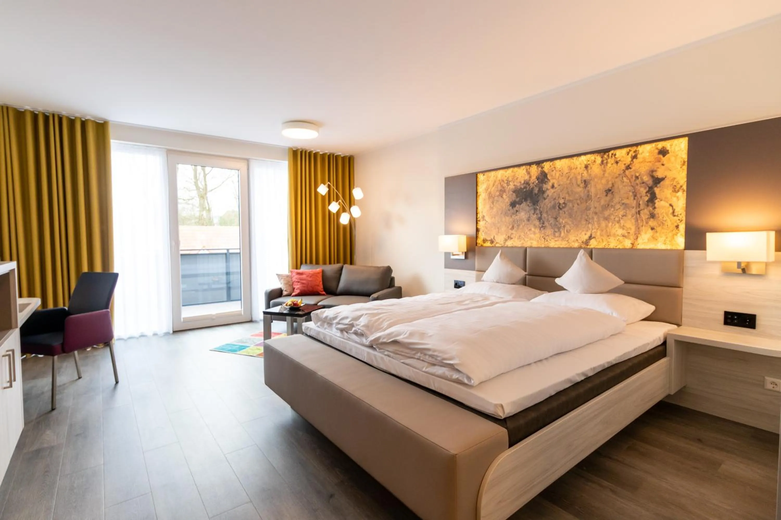 Photo of the whole room, Bed in Hotel & Apartments Leugermann