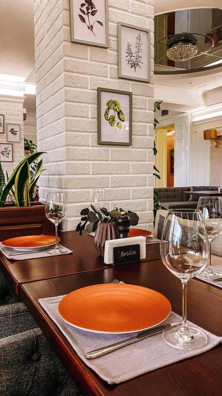 Restaurant/places to eat in Time Hotel&SPA