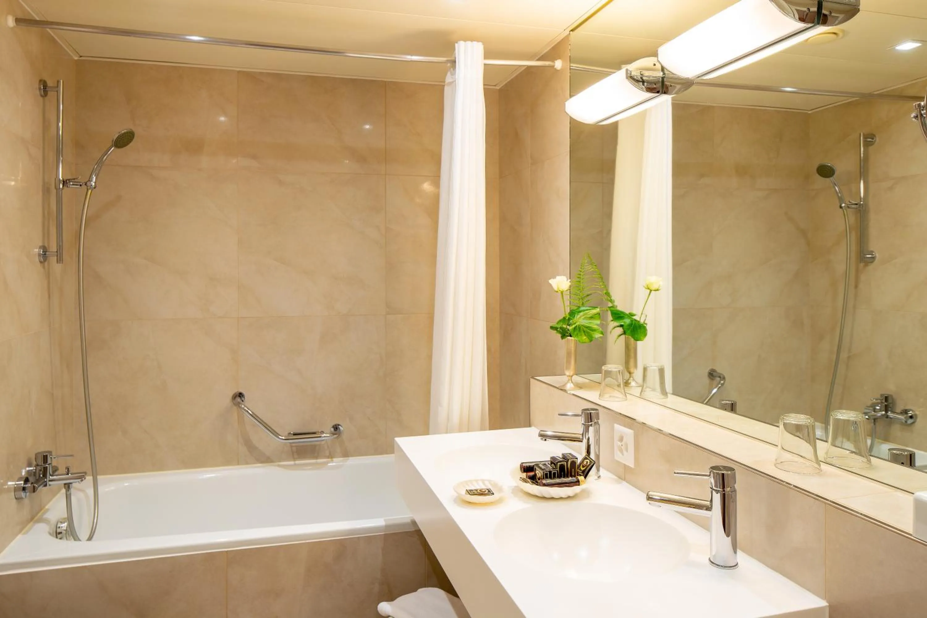 Bathroom in Hotel Ascona