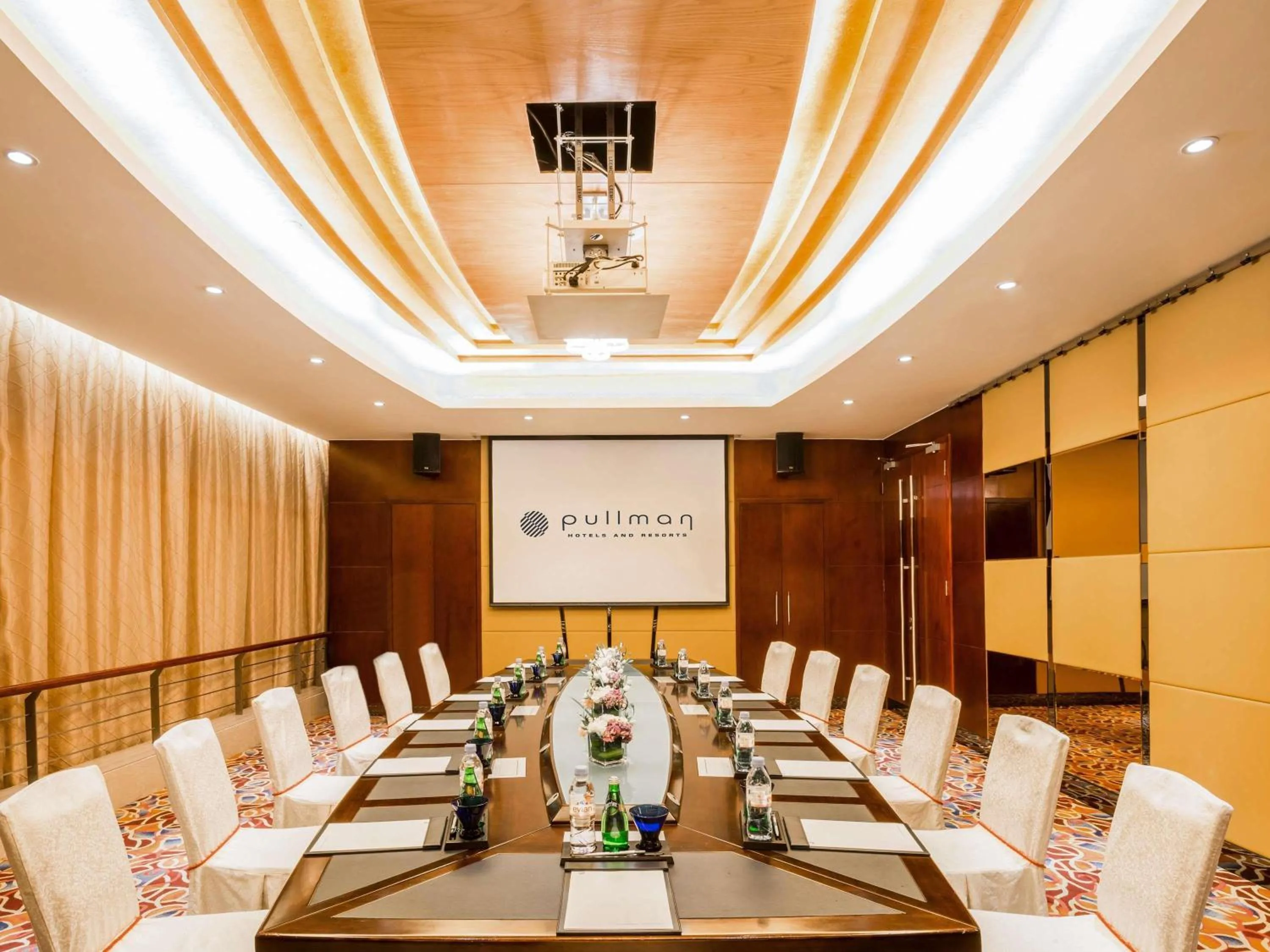 Meeting/conference room in Pullman Guangzhou Baiyun Airport - Free Shuttle Bus & Official Registration Agency during Canton Fair