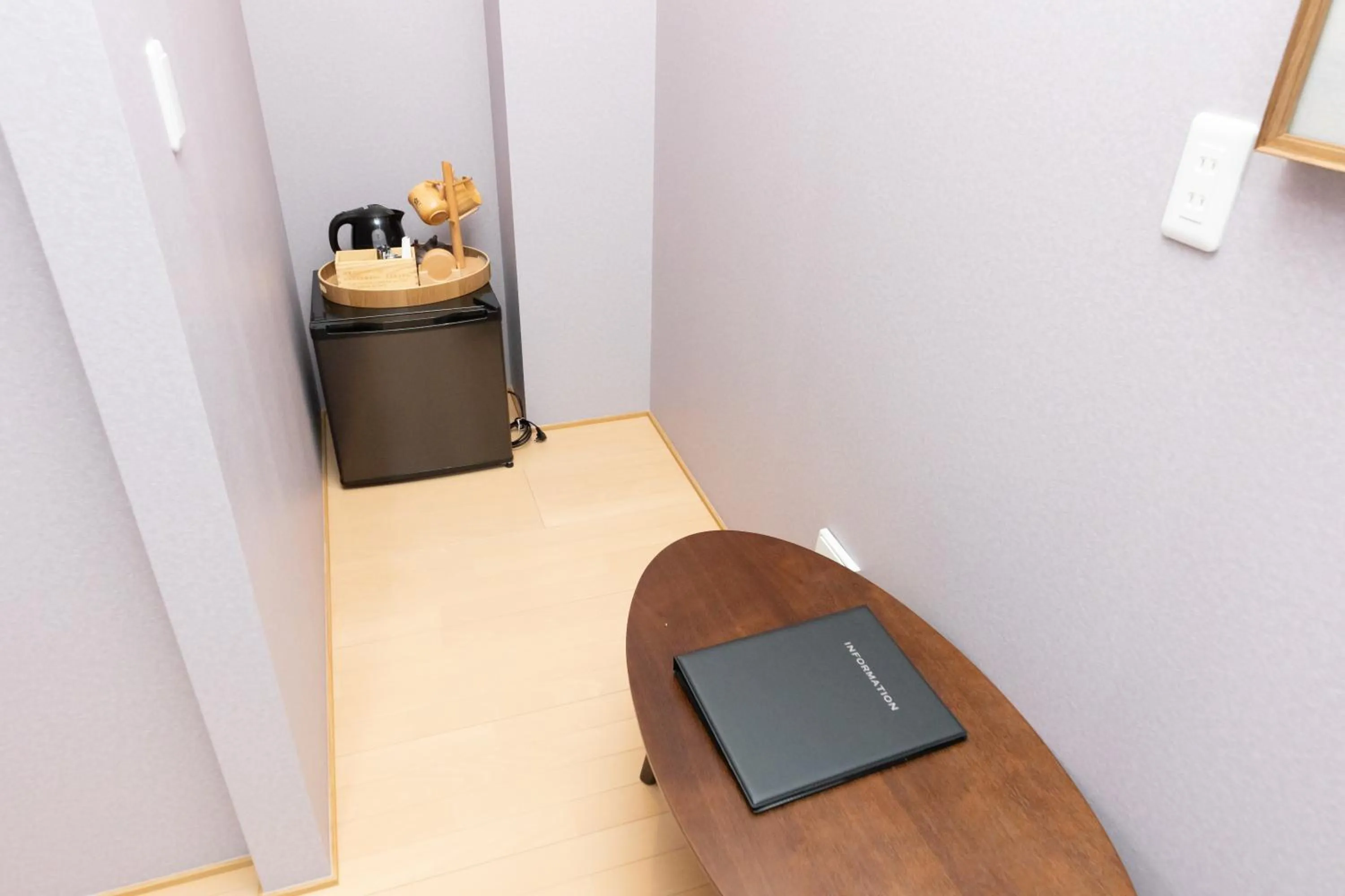 灯光旅館 Light hotel