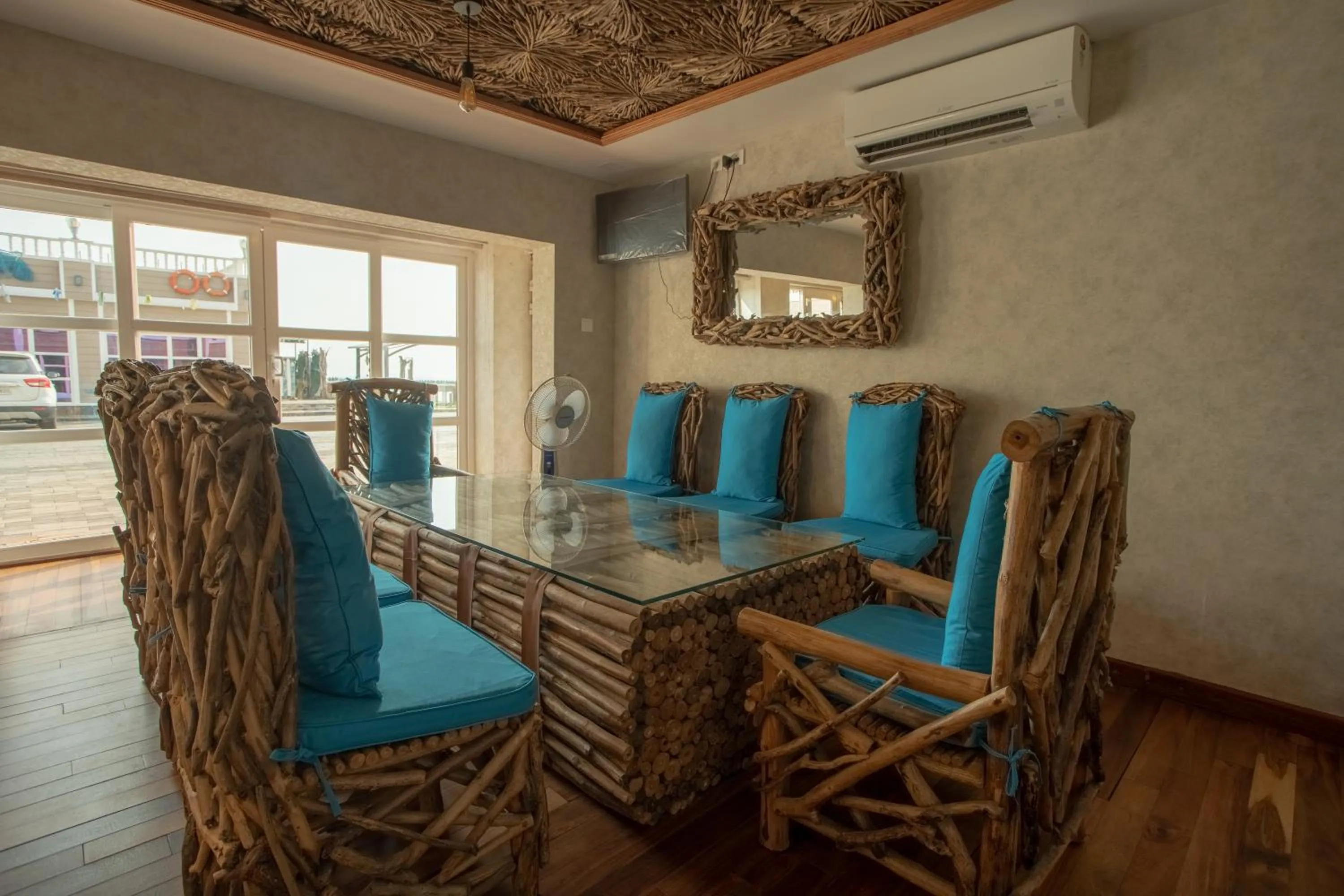 Seating area in State Beach Resort And Spa