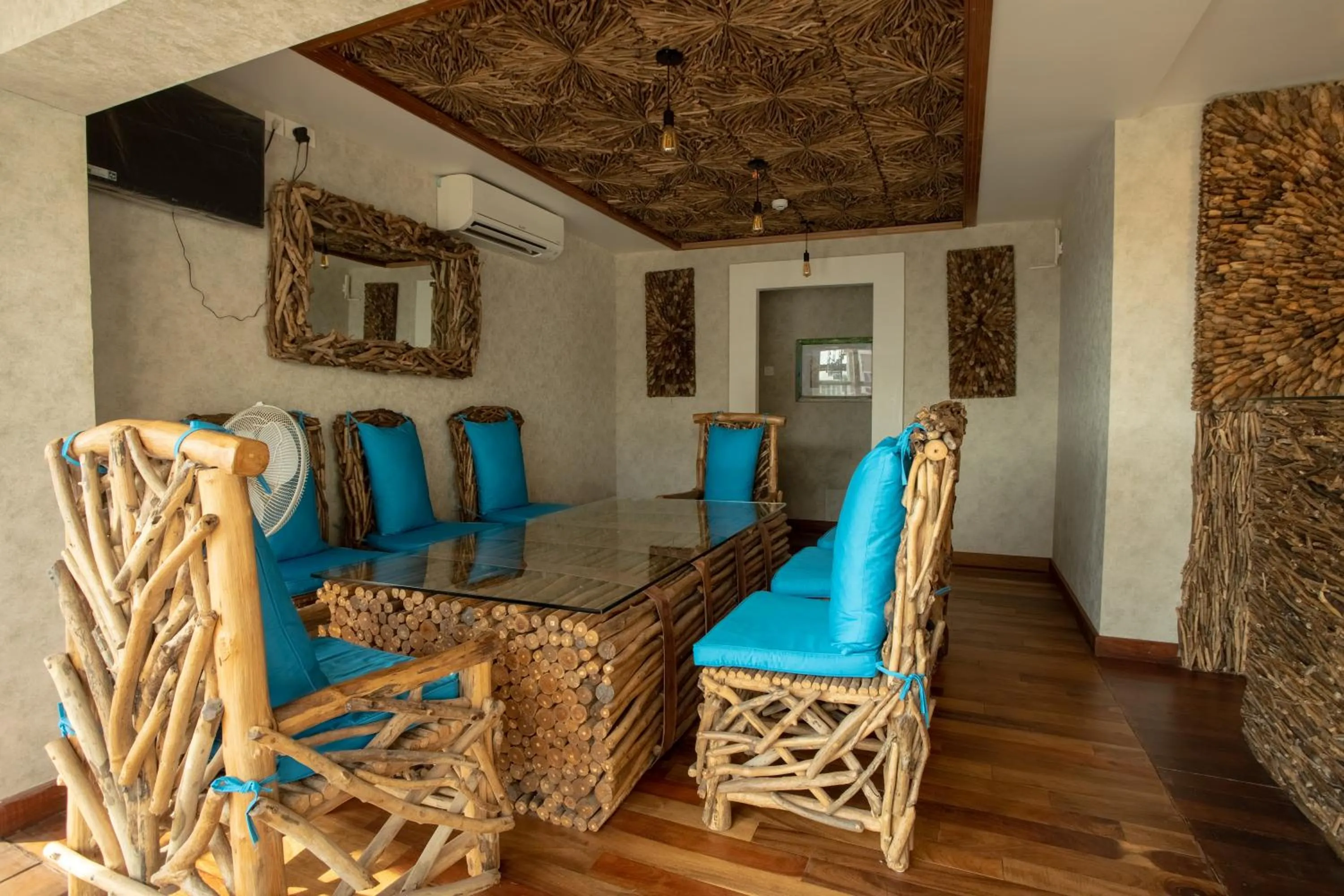 Seating area in State Beach Resort And Spa