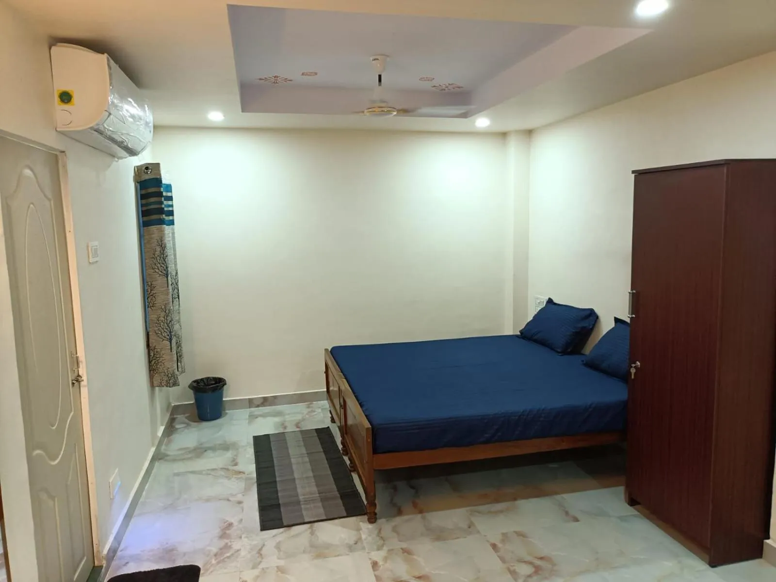 Bedroom, Bed in Hotel HCB (Hemo Chandra Bhawan)