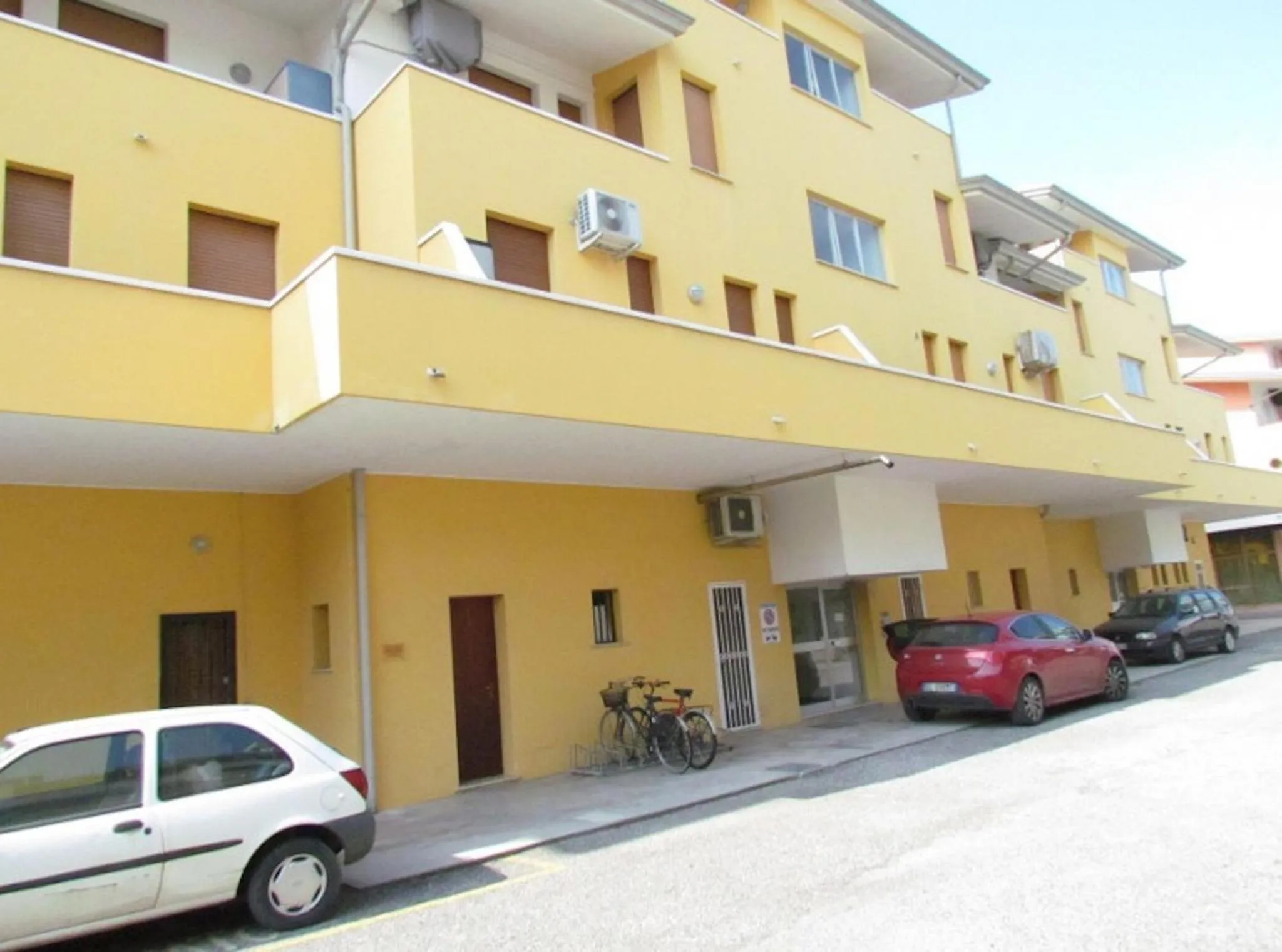 Cycling in Spacious apartment with large balcony
