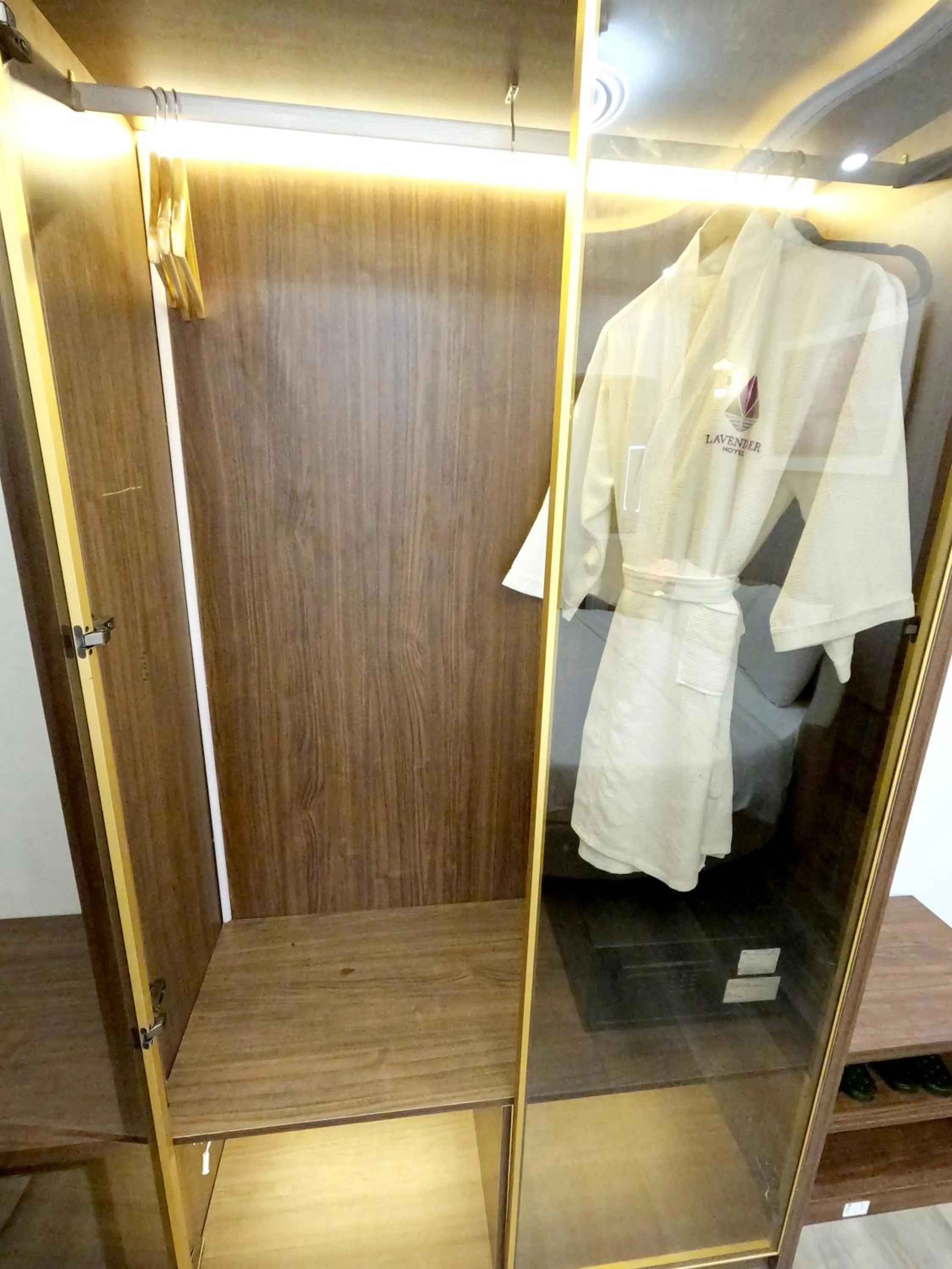 wardrobe in Halong Lavender Hotel