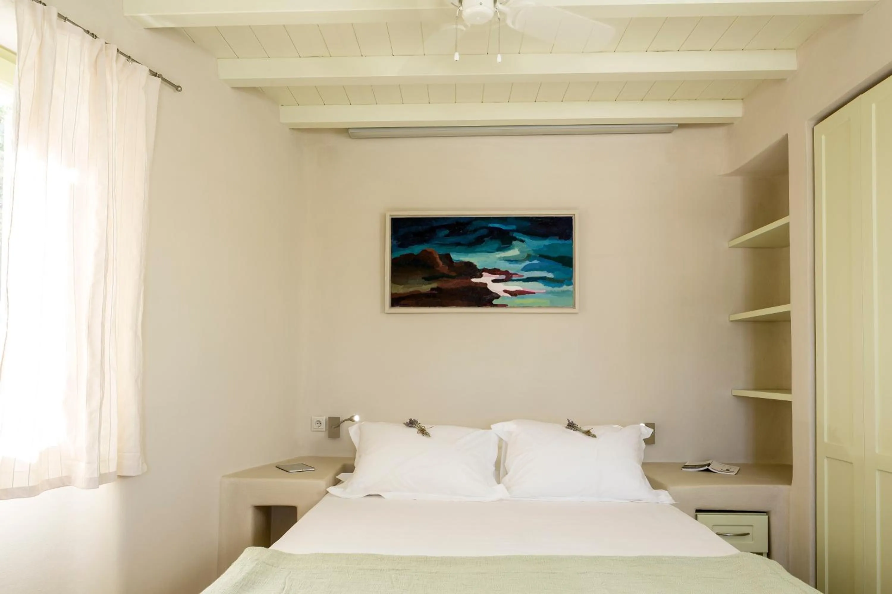 Decorative detail, Bed in Crossroads Inn Traditional Lodging