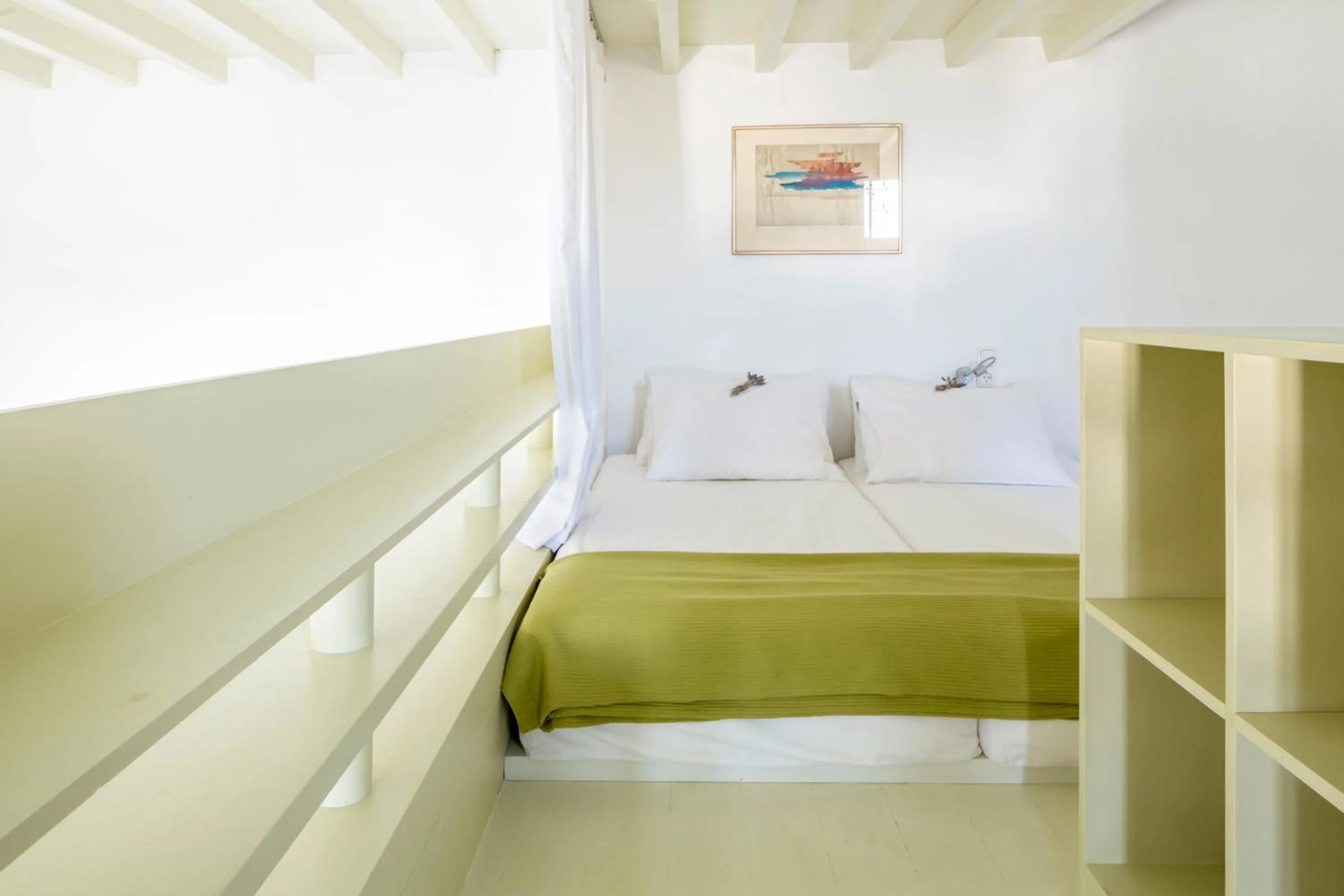 Bedroom, Bed in Crossroads Inn Traditional Lodging