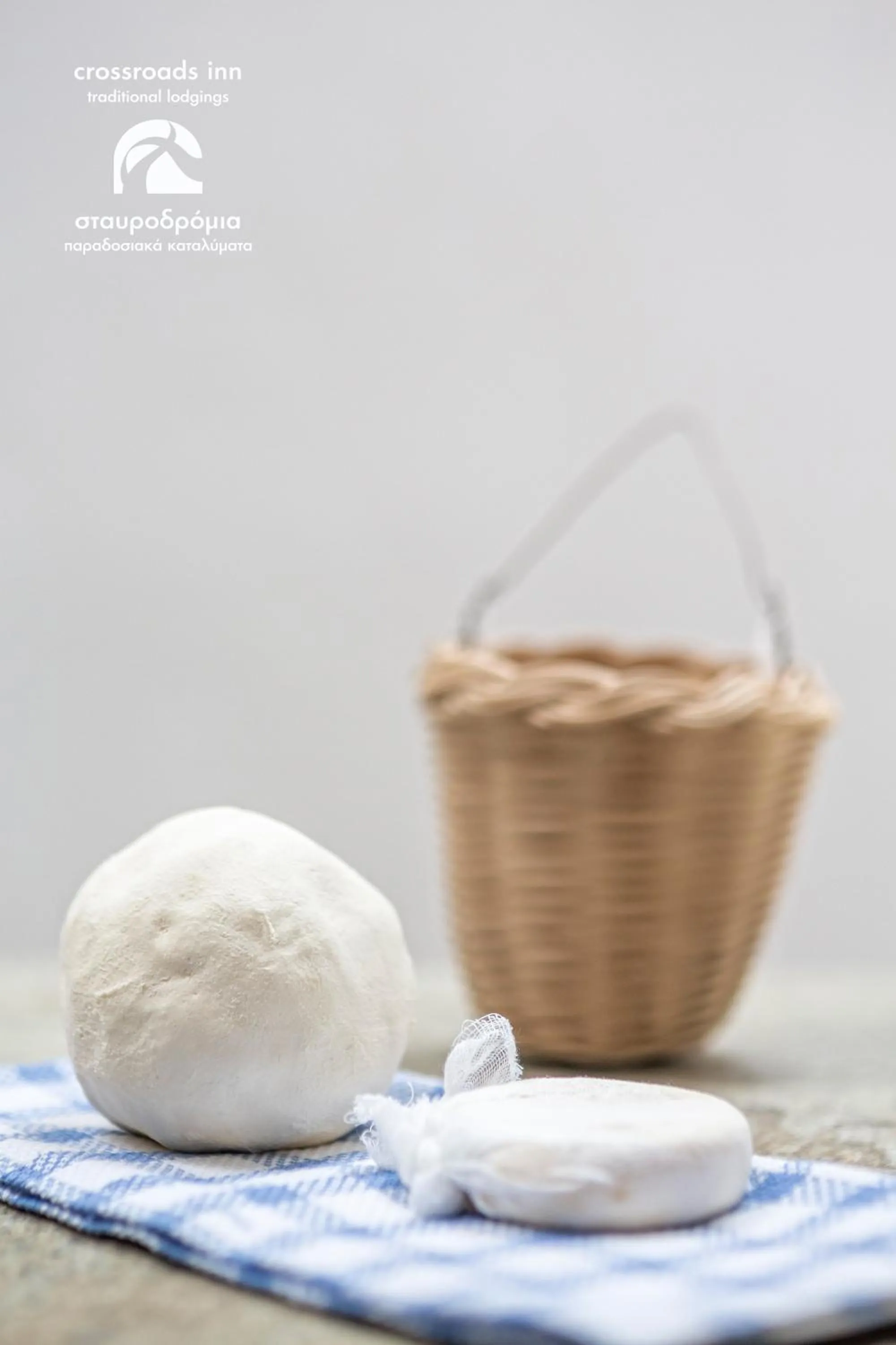 Food and drinks in Crossroads Inn Traditional Lodging