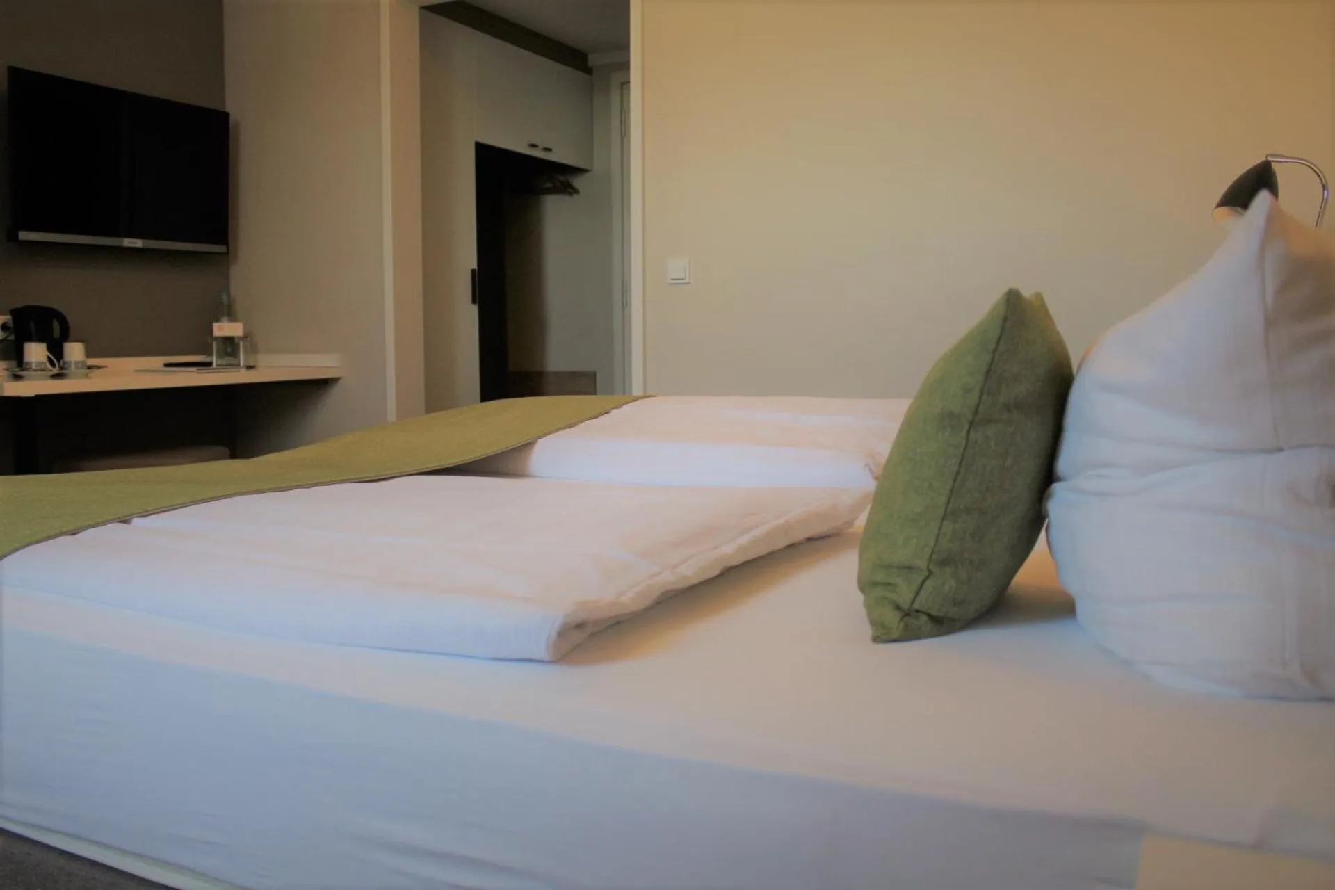 Bedroom, Bed in Hotel Eifelbräu