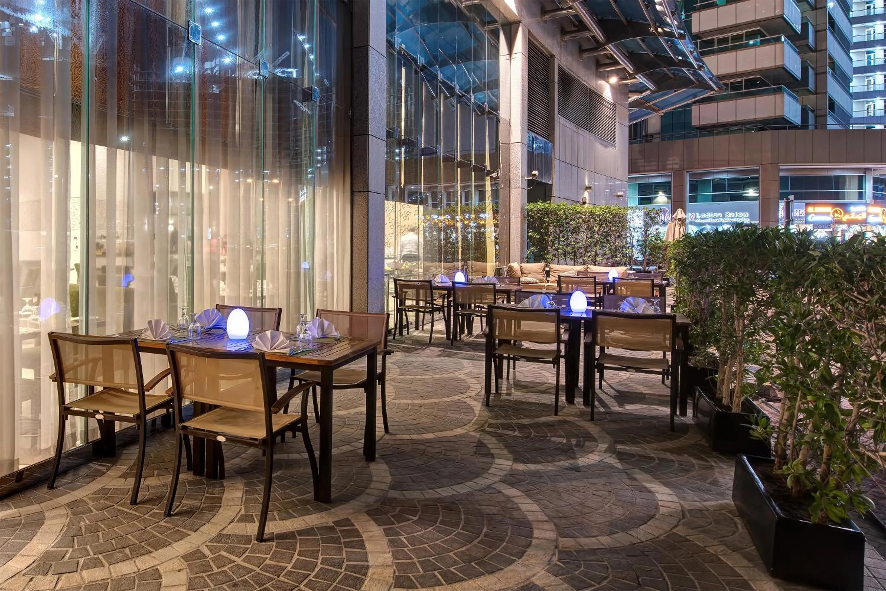 Restaurant/places to eat in Copthorne Hotel Dubai