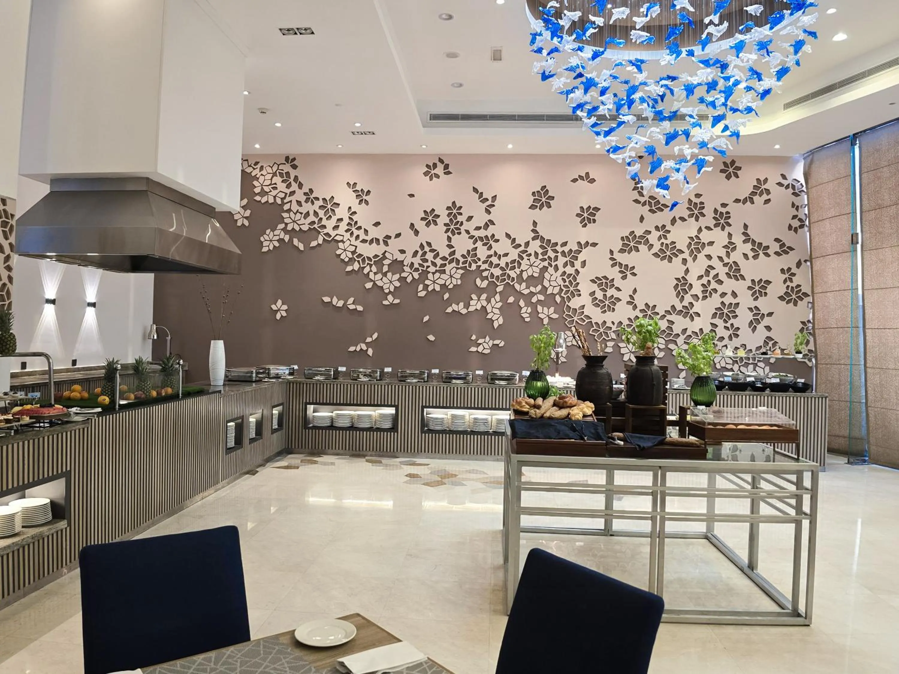 Restaurant/places to eat in Copthorne Hotel Dubai