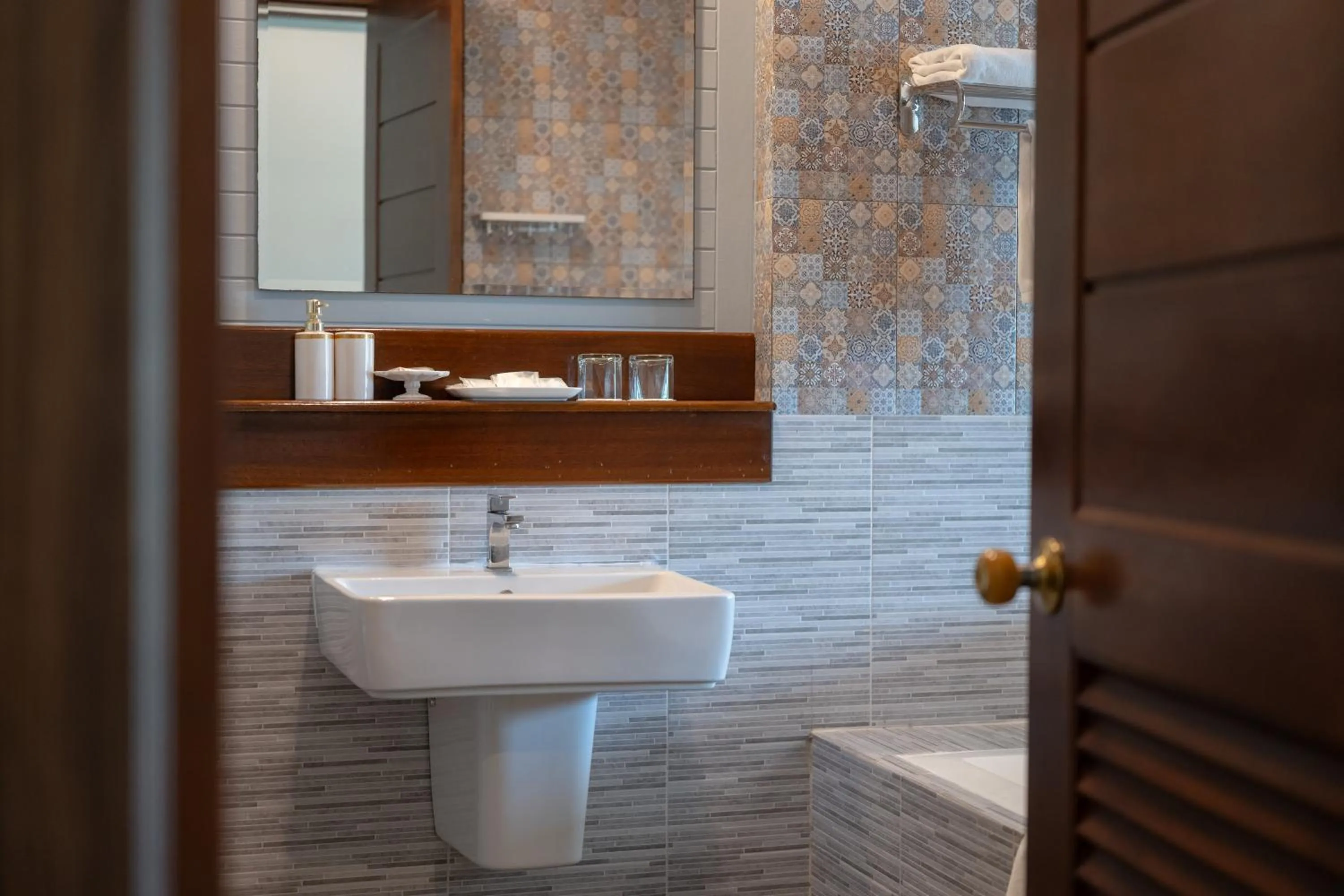 Bathroom in Le Erawan Phang Nga Hotel