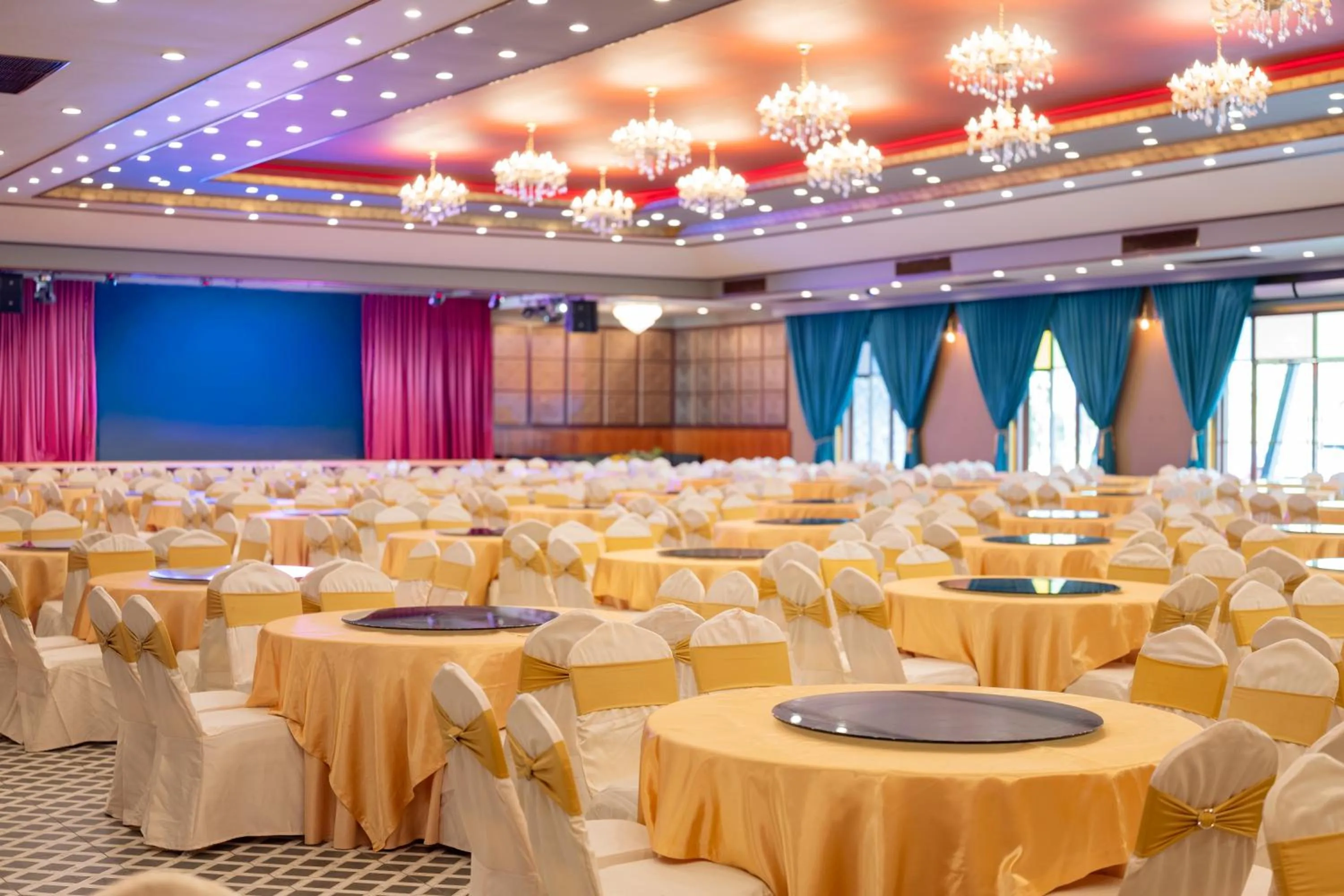 Restaurant/places to eat in Le Erawan Phang Nga Hotel