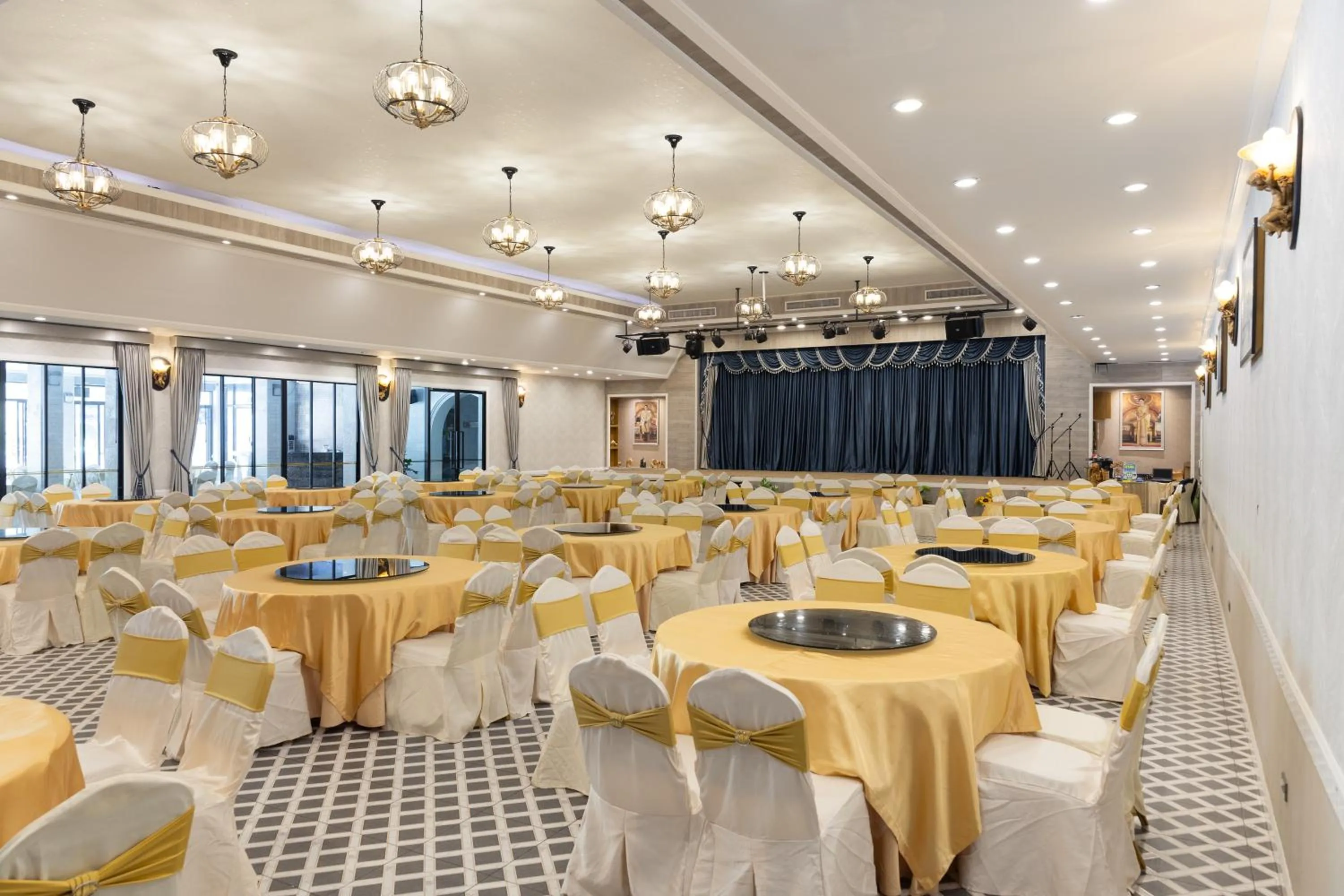 Restaurant/places to eat in Le Erawan Phang Nga Hotel