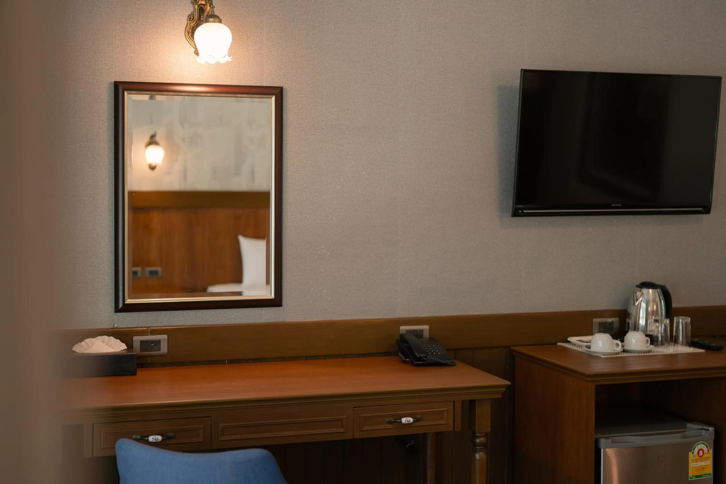 TV and multimedia in Le Erawan Phang Nga Hotel