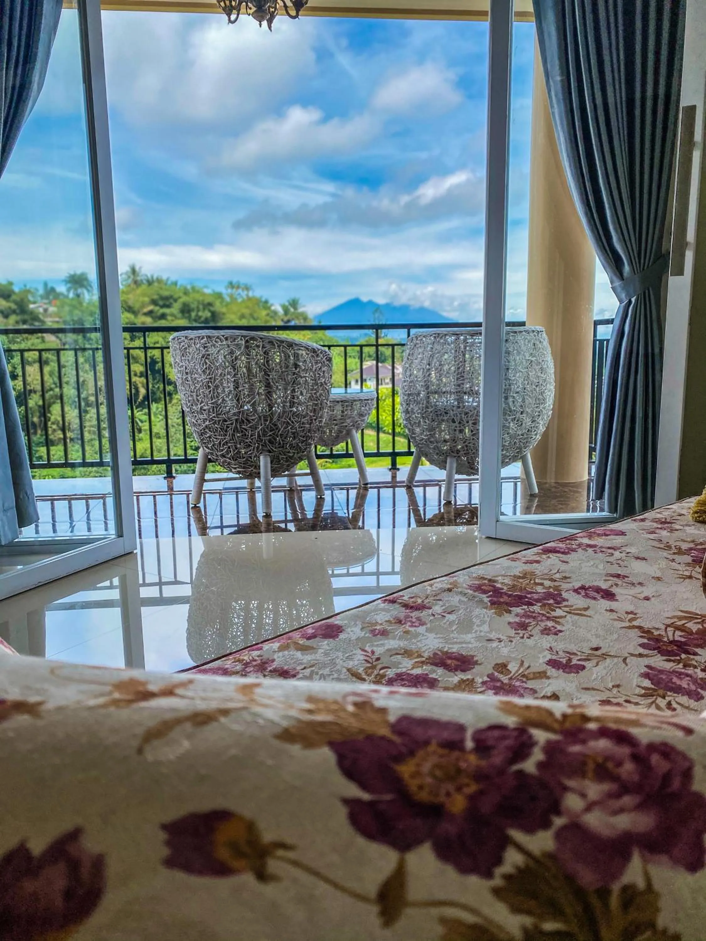 Bed in AL Marina Resort