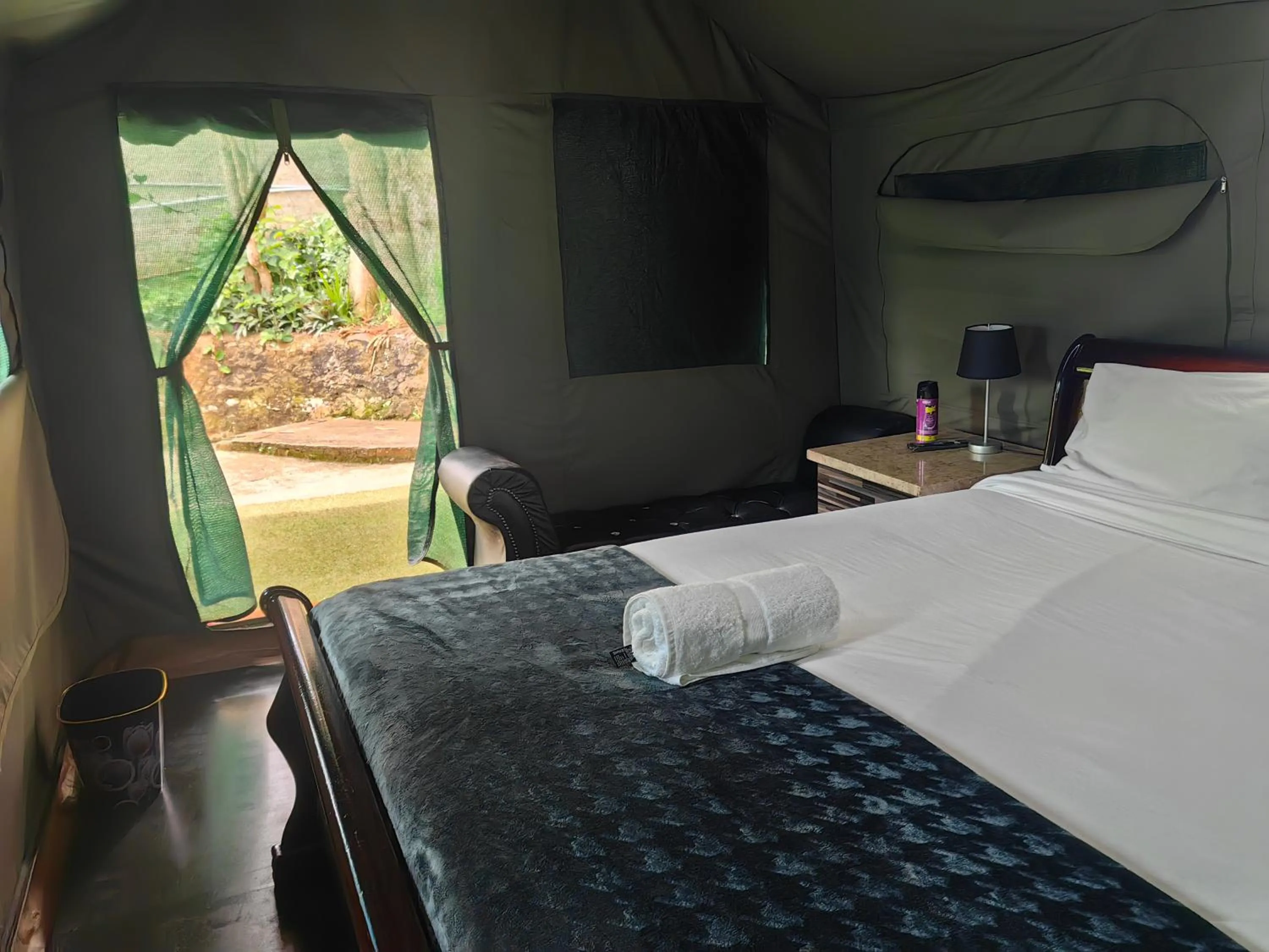 Bed in Gem of Manor drive