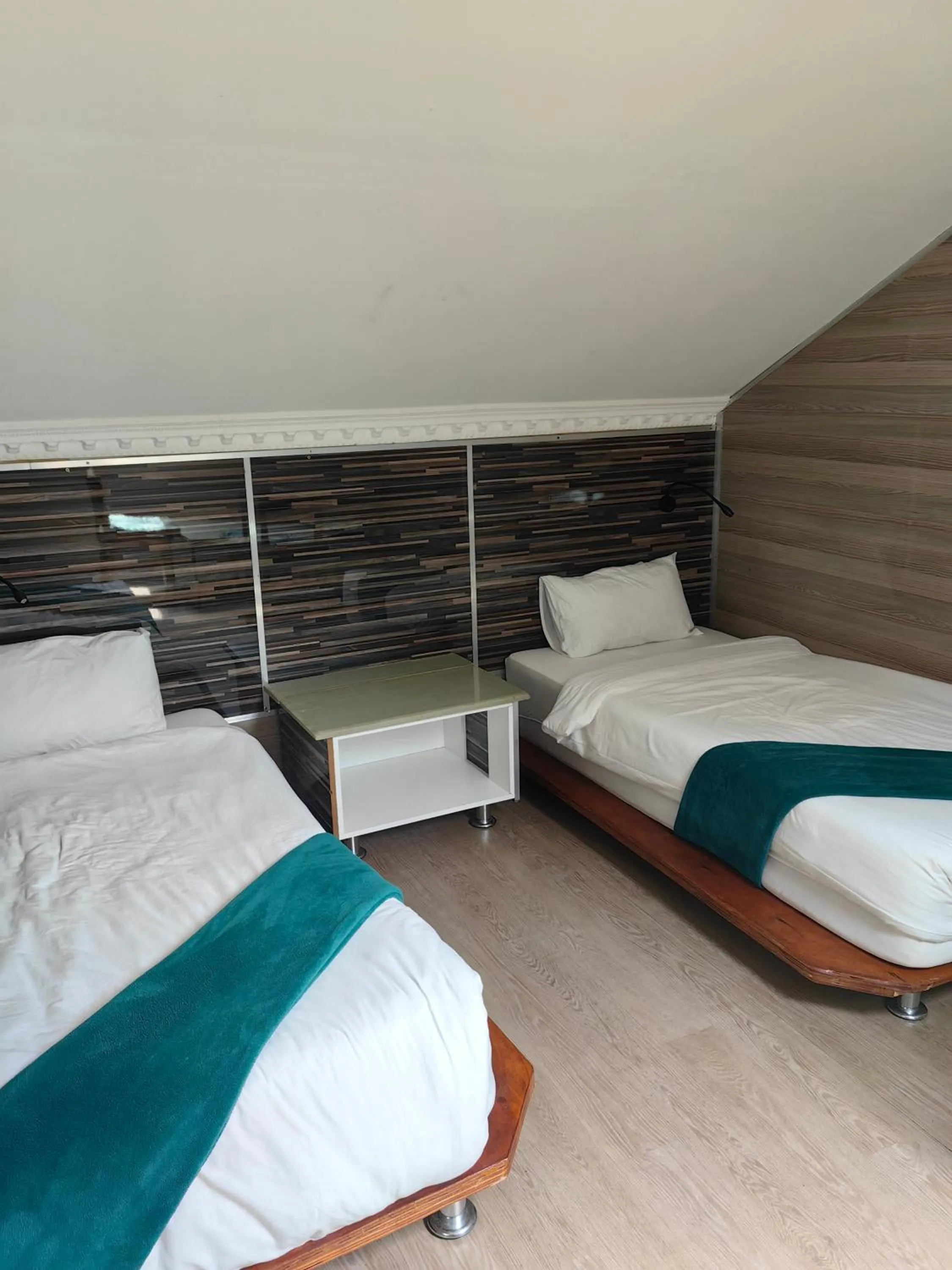 Bed in Gem of Manor drive