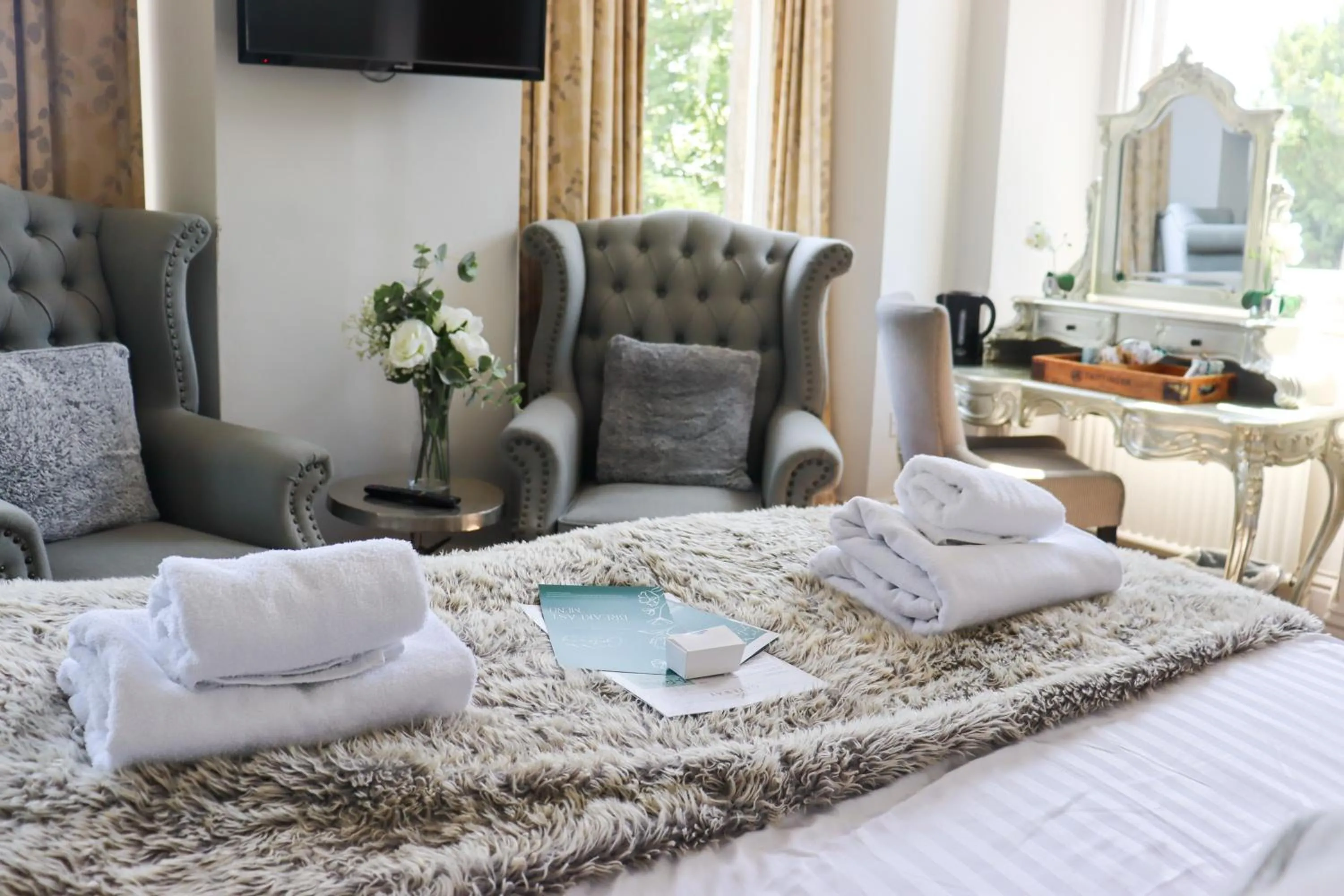 Bed in The Gateway Hotel