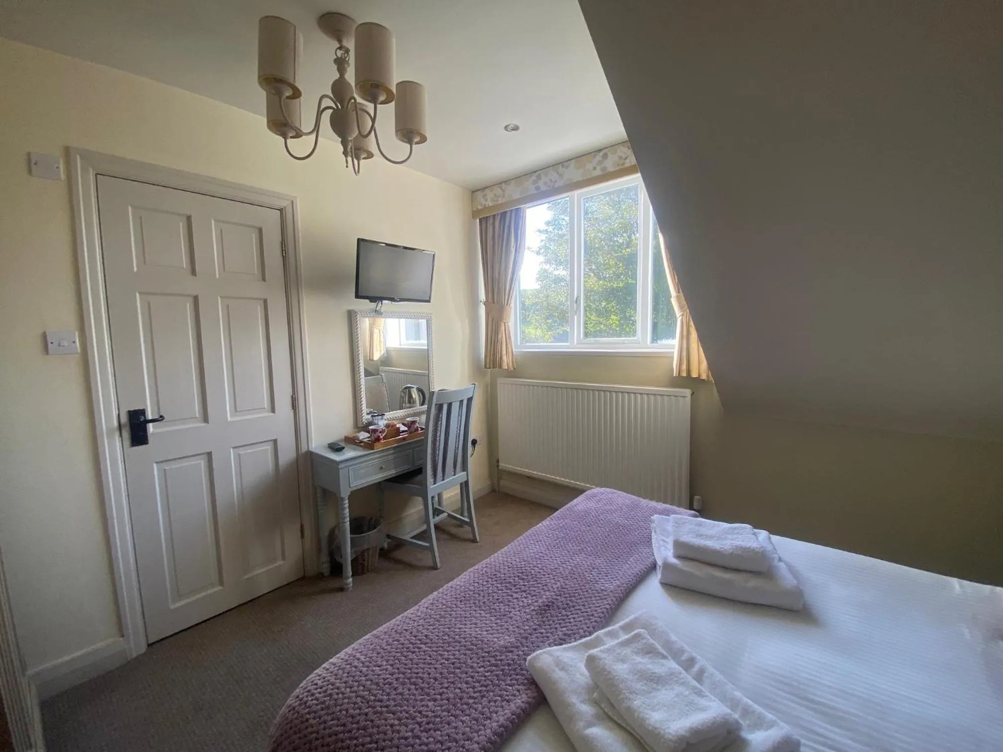 Bed in The Gateway Hotel