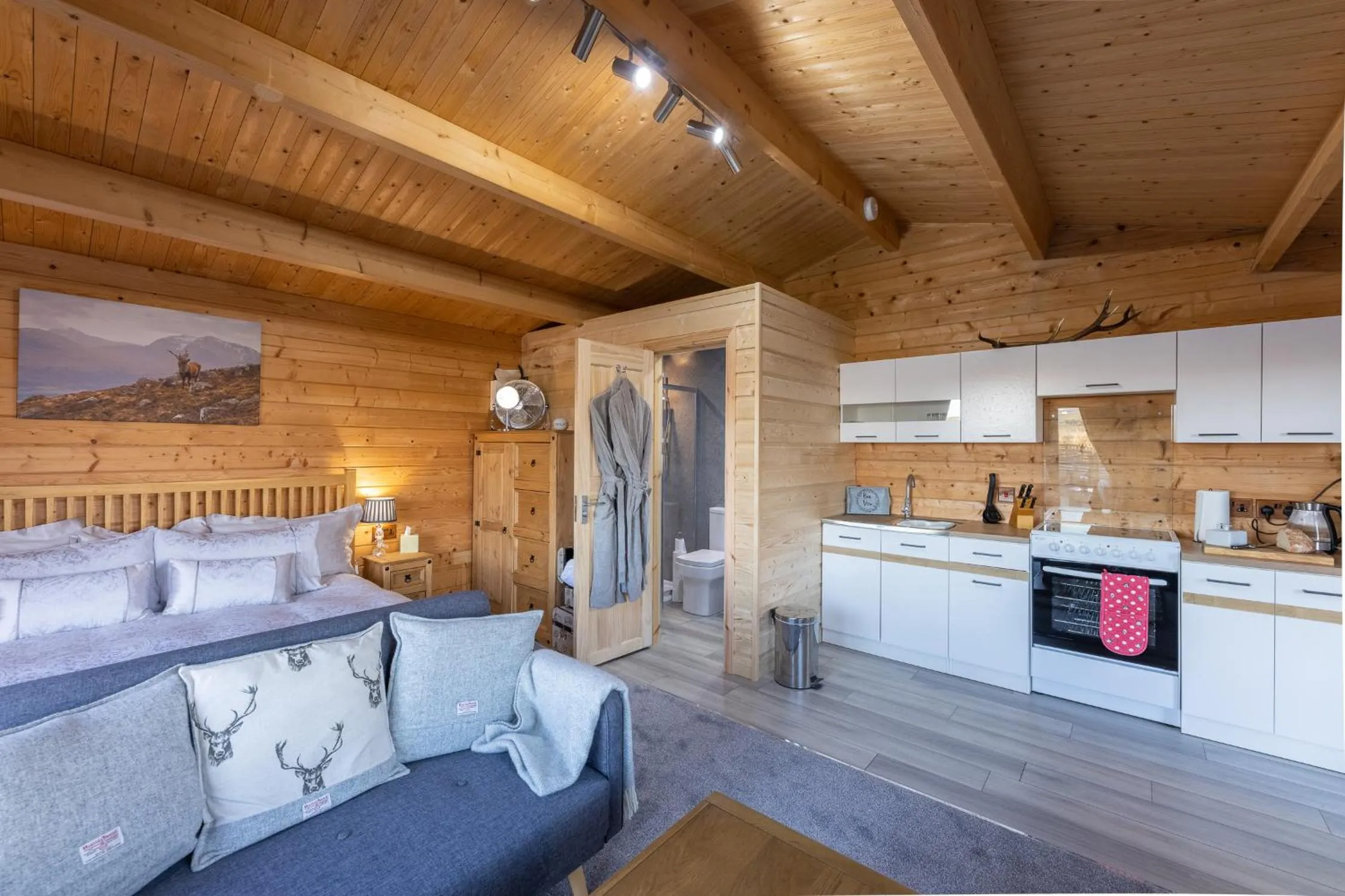 Shower in Benview Bed and Breakfast & Luxury Lodge, Isle of North Uist