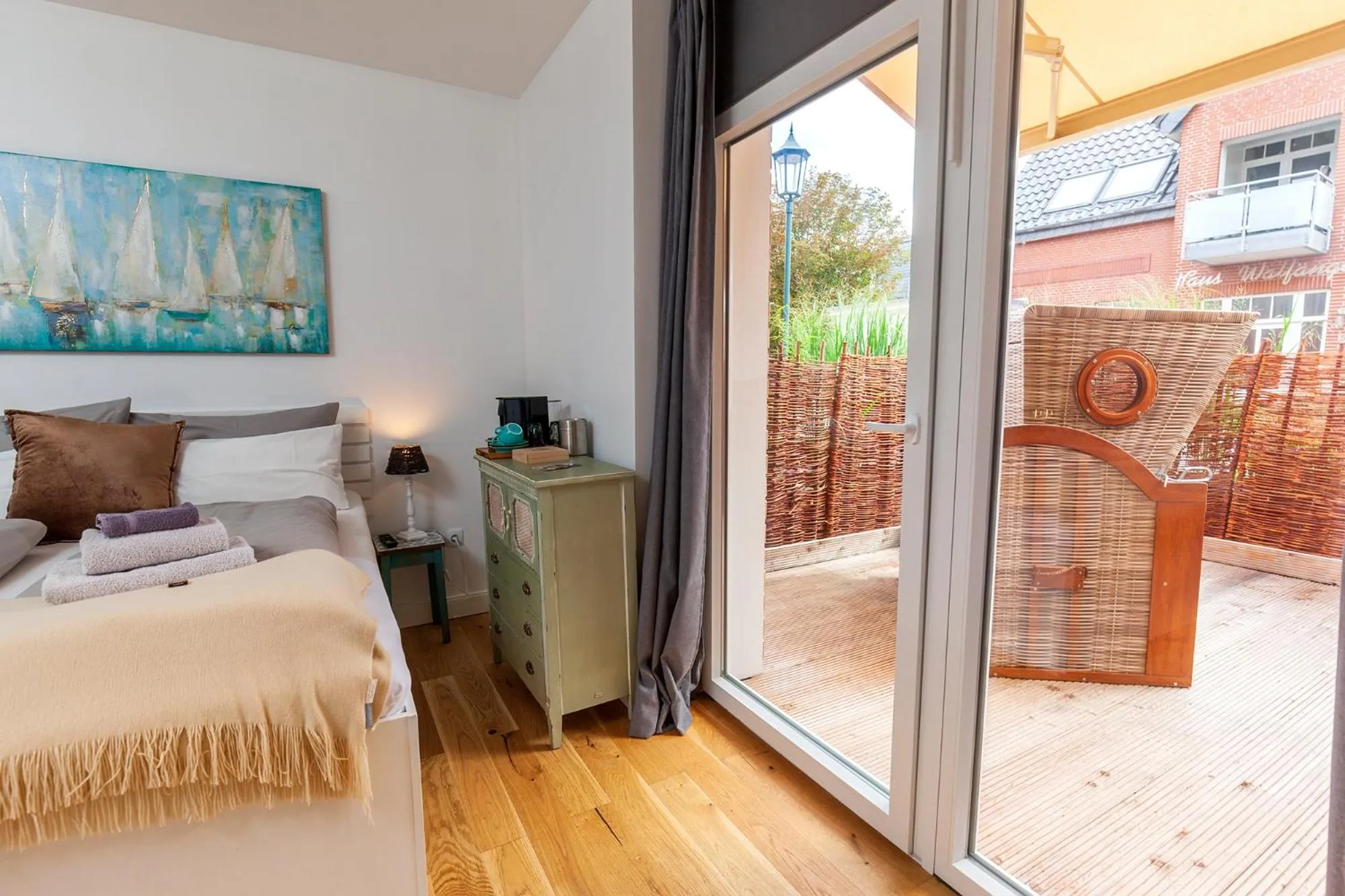 Photo of the whole room, Bed in Relitto Boutique und Aparthotel Borkum