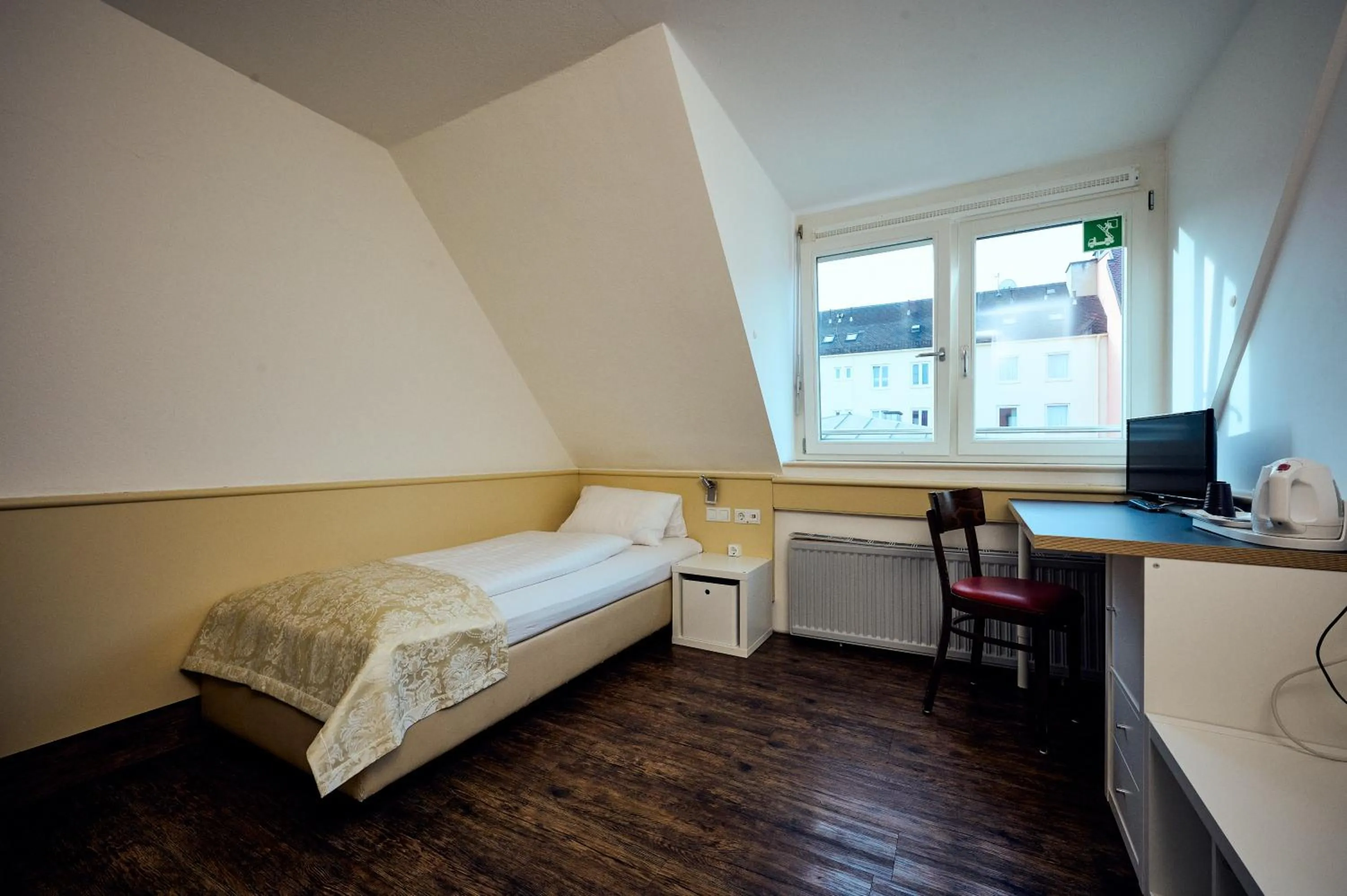 Photo of the whole room, Bed in THE 4YOU Hostel & Hotel Munich