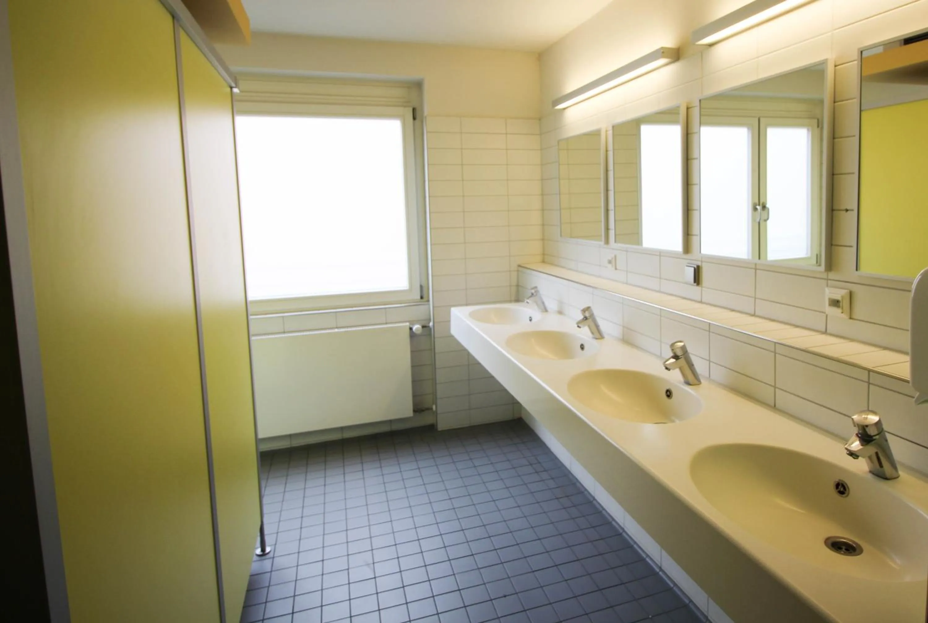 Toilet in THE 4YOU Hostel & Hotel Munich