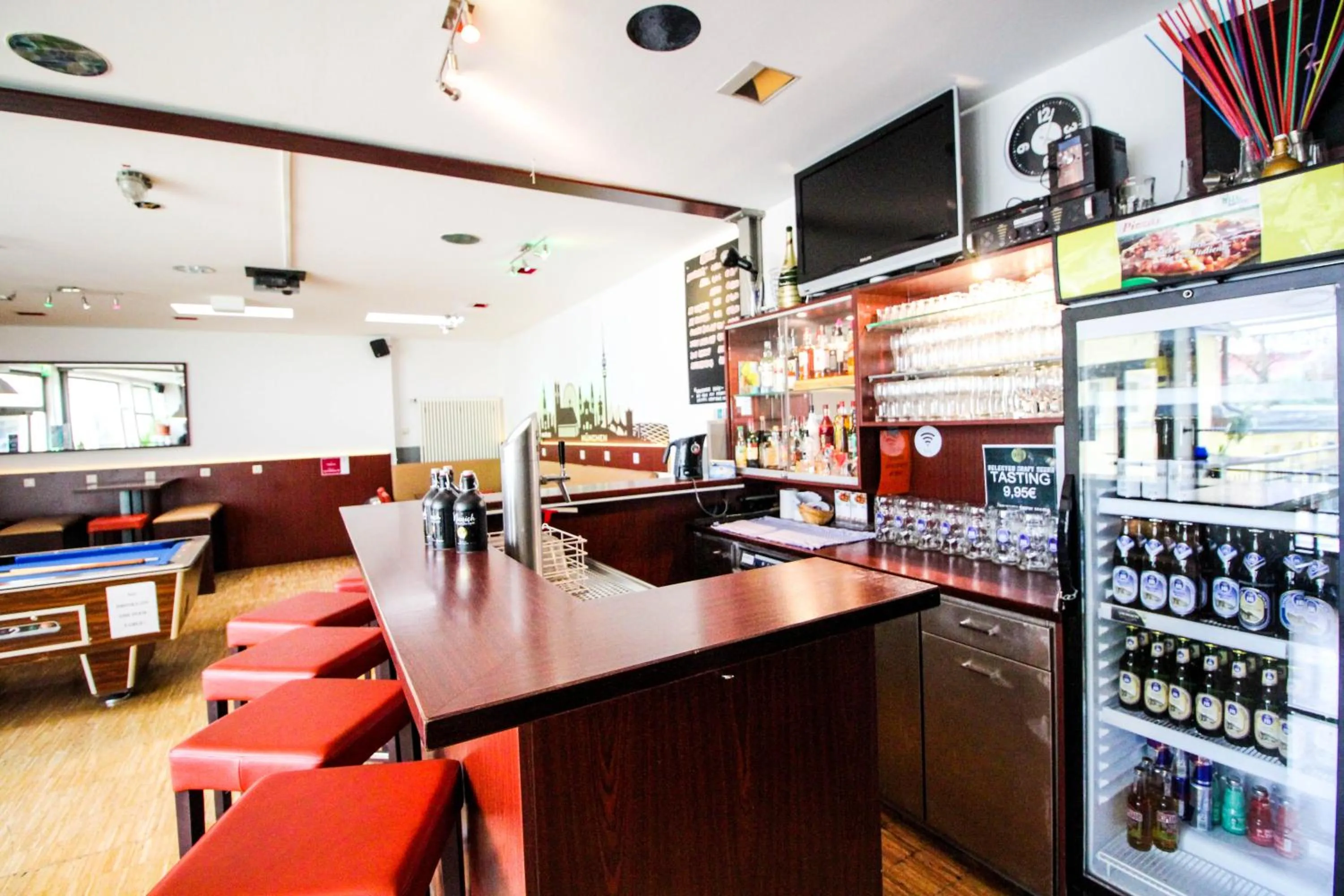 Communal lounge/ TV room in THE 4YOU Hostel & Hotel Munich