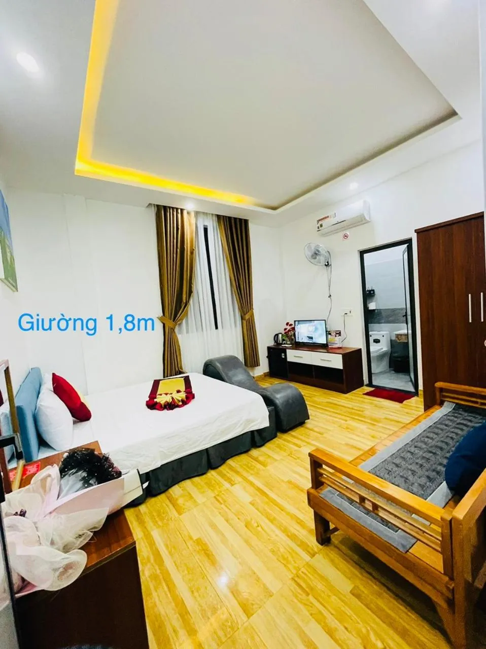 Bed in Sapphire HOTEL HUE