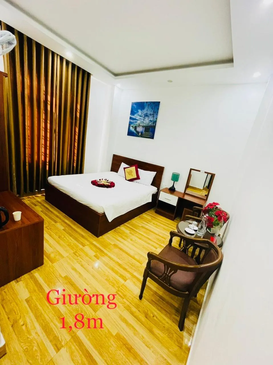 Photo of the whole room, Bed in Sapphire HOTEL HUE