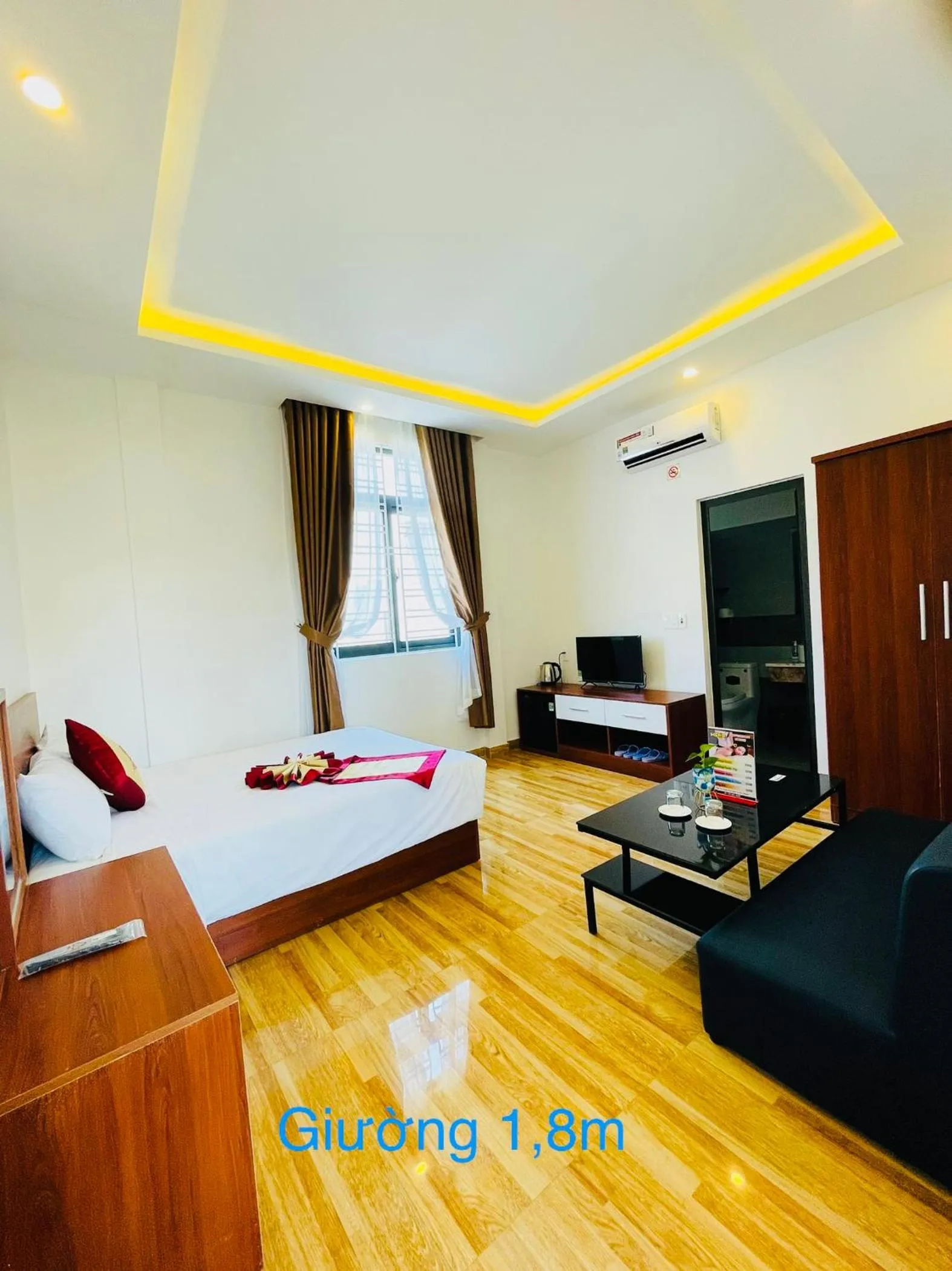 Bed in Sapphire HOTEL HUE