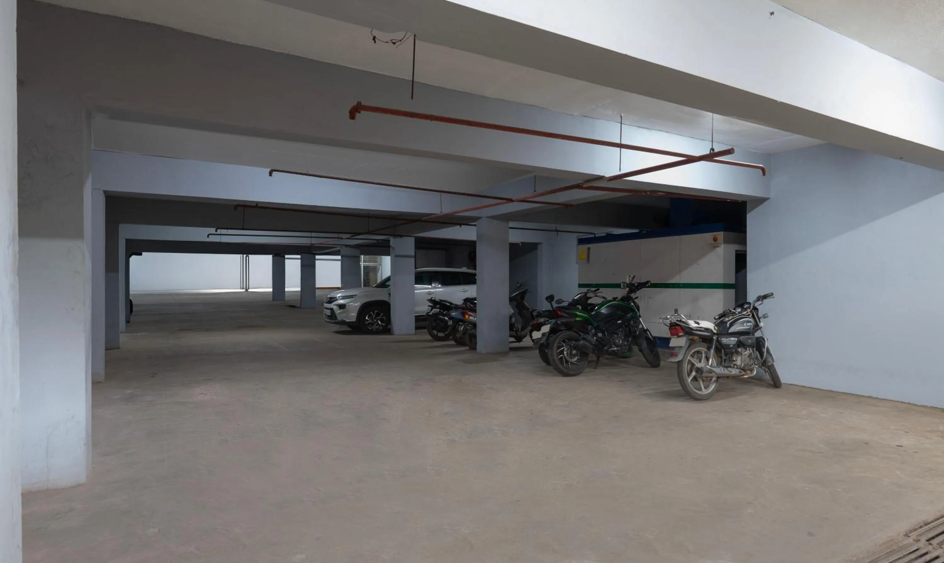 Parking in Hotel Golden Bliss